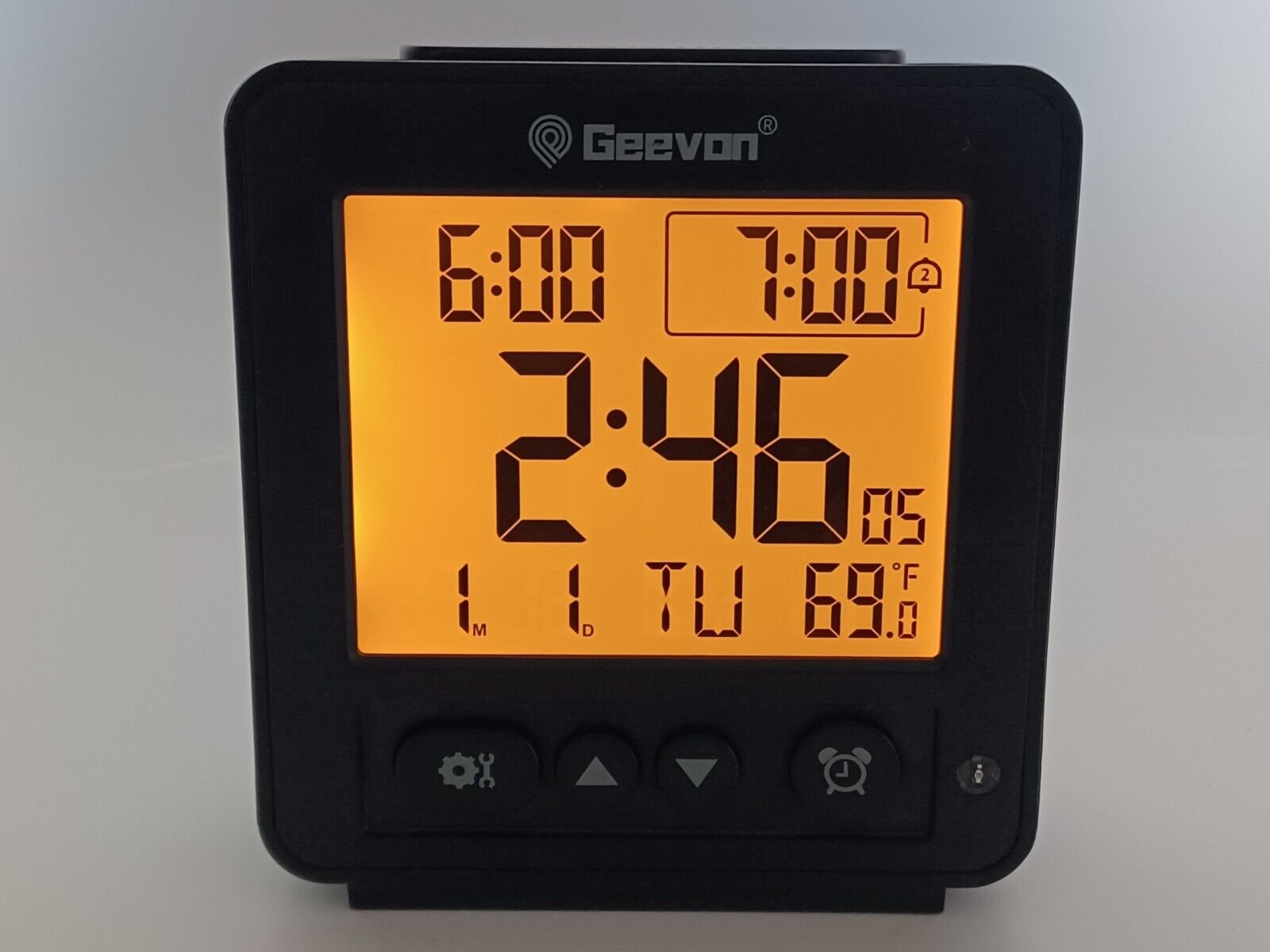 Small Atomic Travel Alarm Clock with Auto/8S Backlight, 2 Alarm Settings, Temper