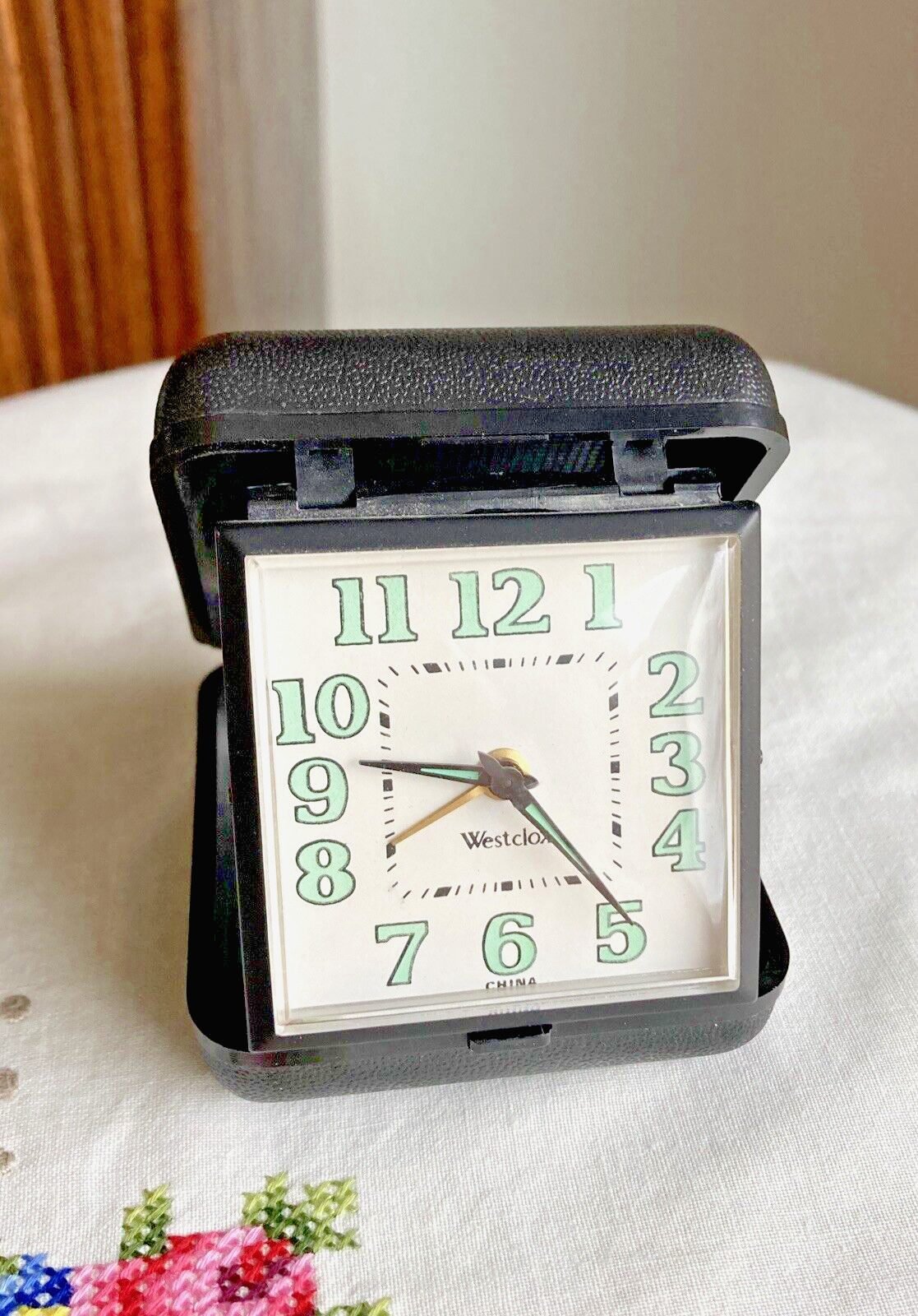 Best Analog Glowing Alarm Clocks Top Of The Best Modern Clocks