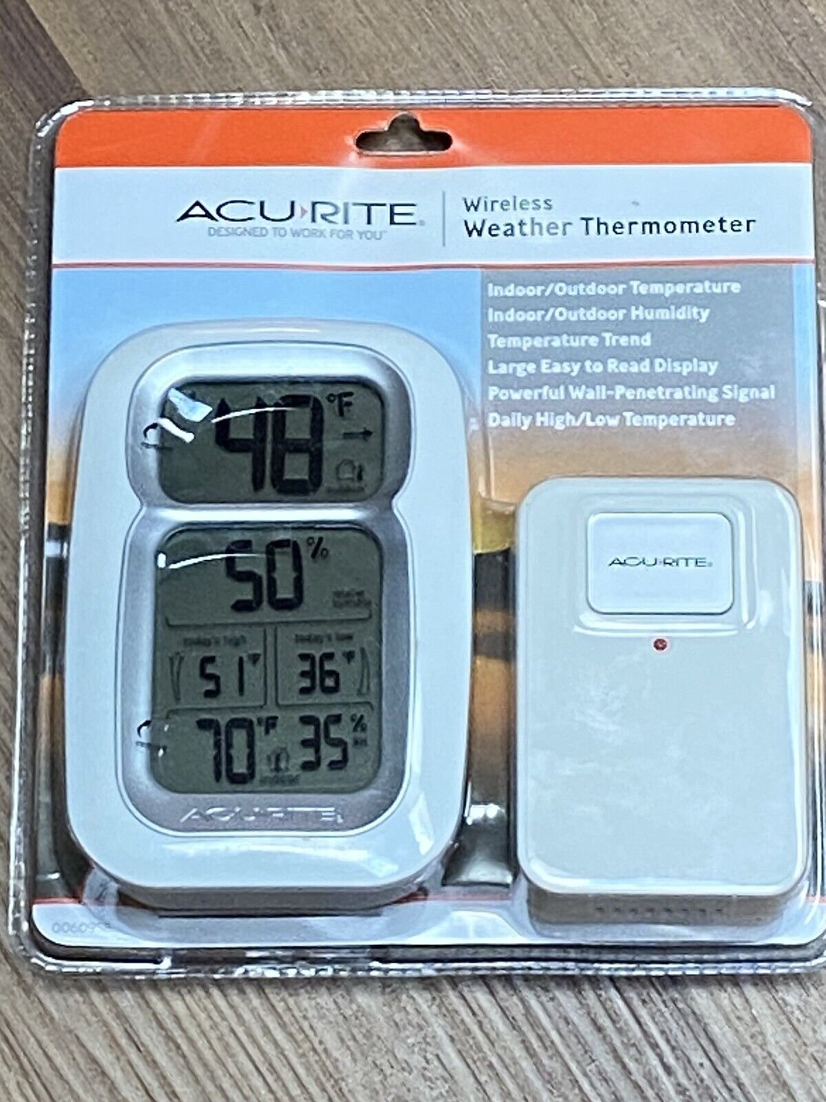 AcuRite Digital Weather Thermometer Station Wireless Outdoor Indoor Temperature