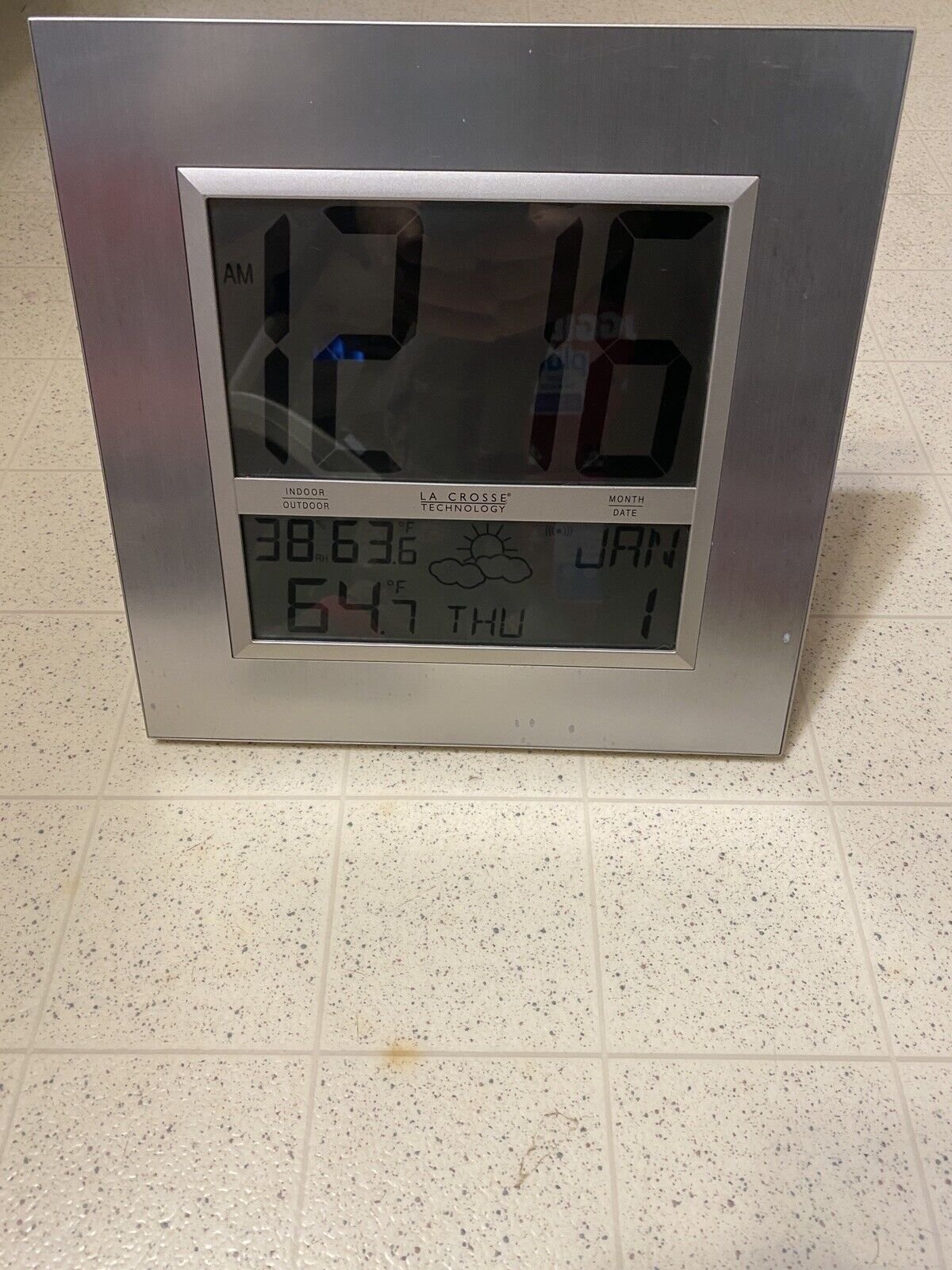 Best Atomic Digital Bathroom Wall Clocks