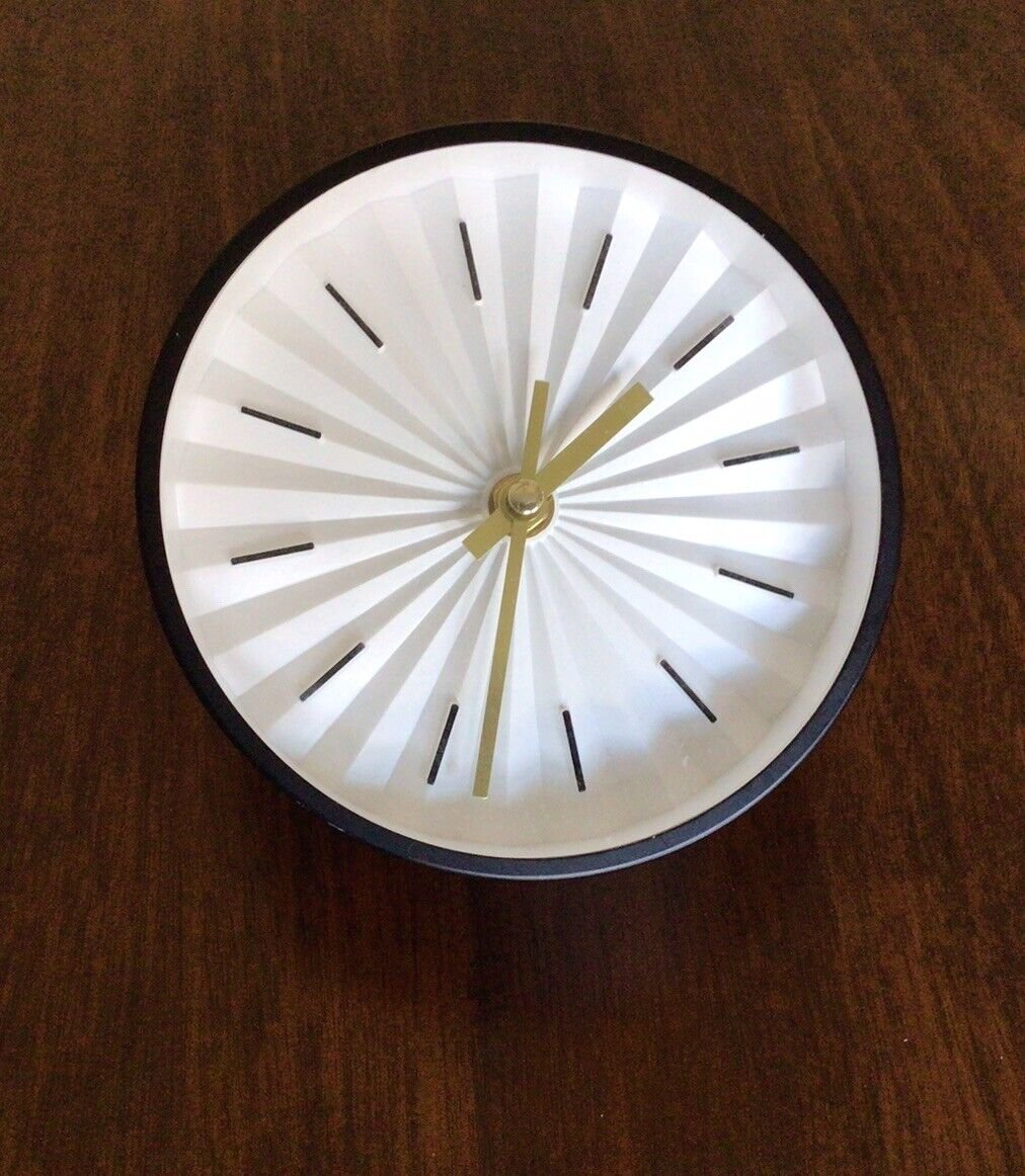 Black White Round Modern Table Clock