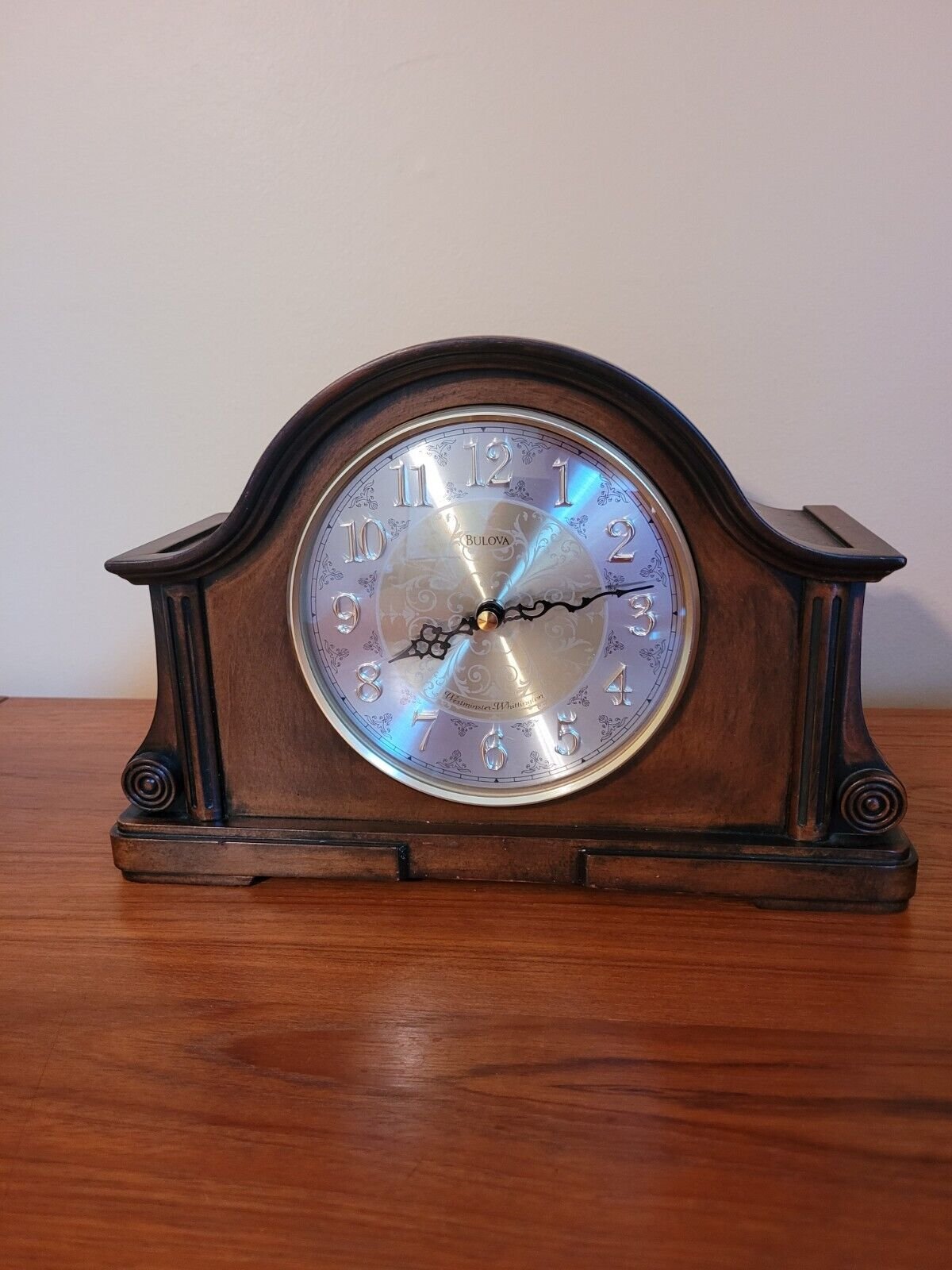 BULOVA B1975 CHADBOURNE OLD WORLD MANTLE QUARTZ CLOCK! WALNUT, BRASS FINISH