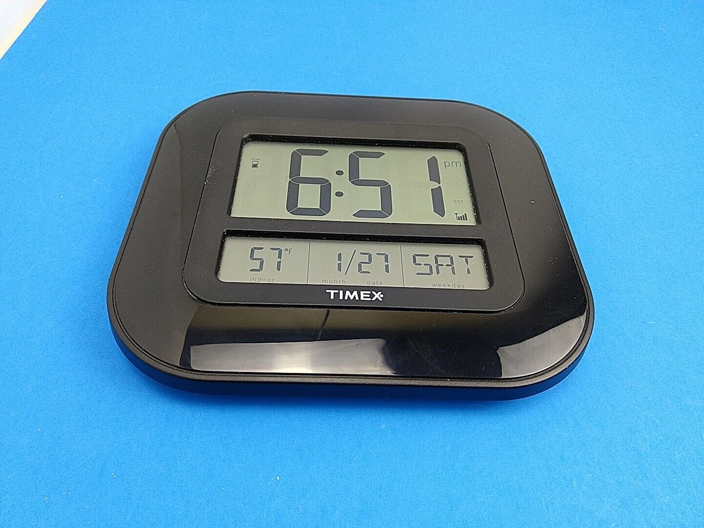 Timex 75322T Atomic Clock with Date, Day of Week and Indoor Temperature