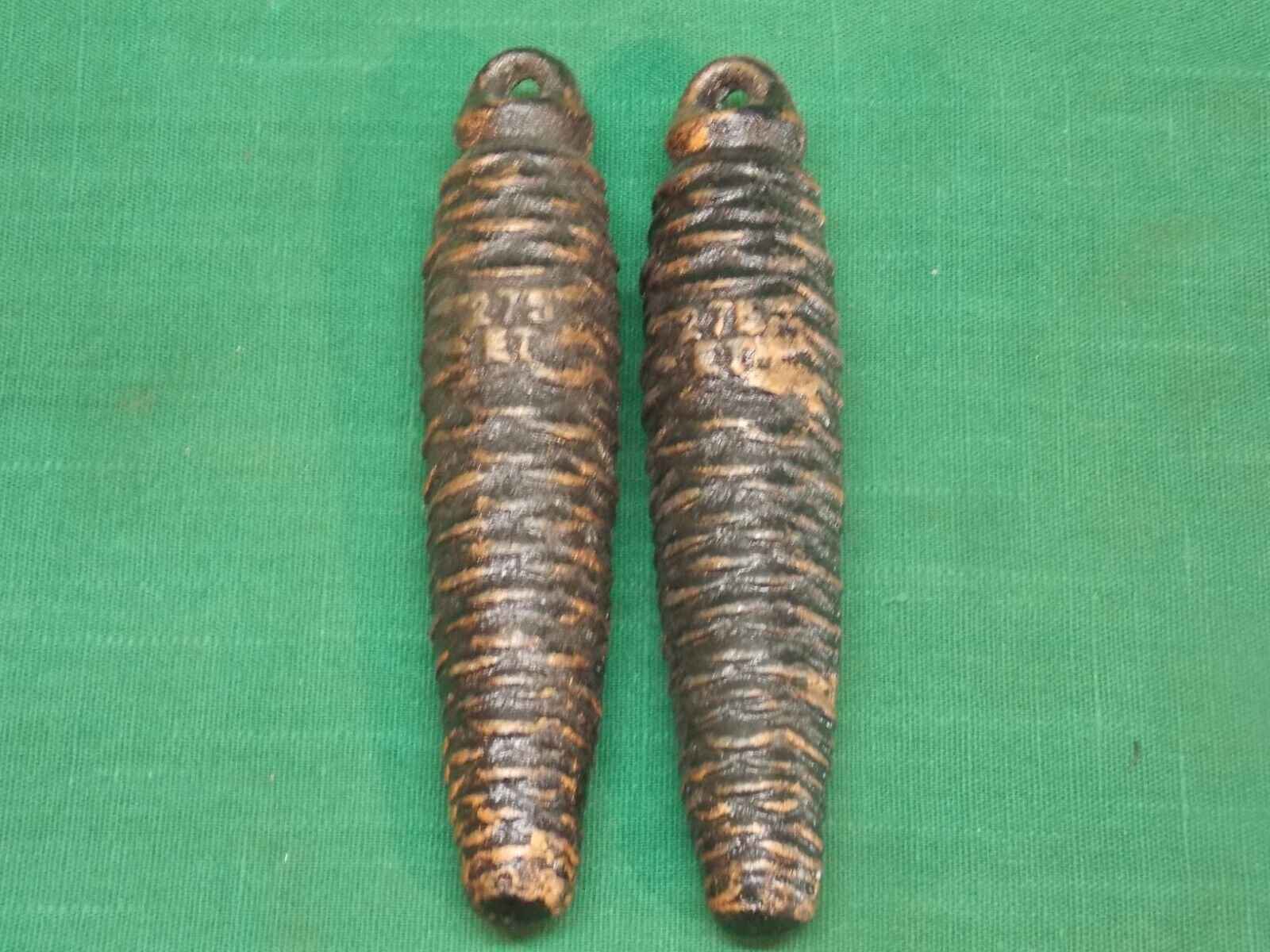 Vintage pair of cuckoo coo coo clock pine cone weights 275 ET (277 gr. & 281 gr)