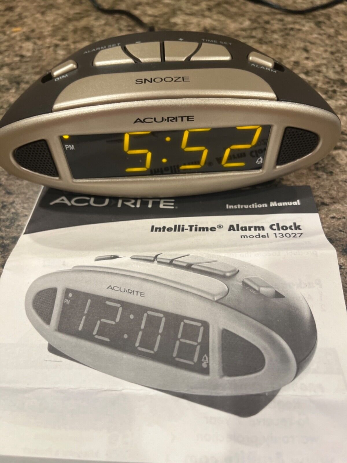 Acurite Intell-Time alarm clock, model 13027 Digital Display Tested Works