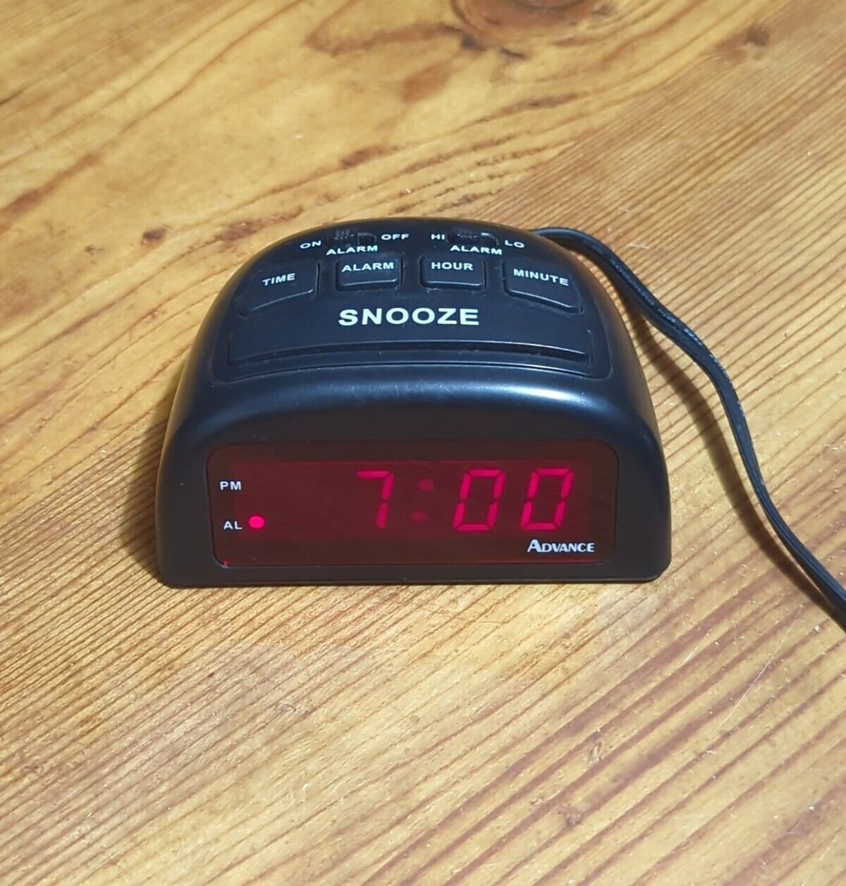 Advance Alarm Clock Black Electric Quartz Digital Hi/Low Snooze Model 3138