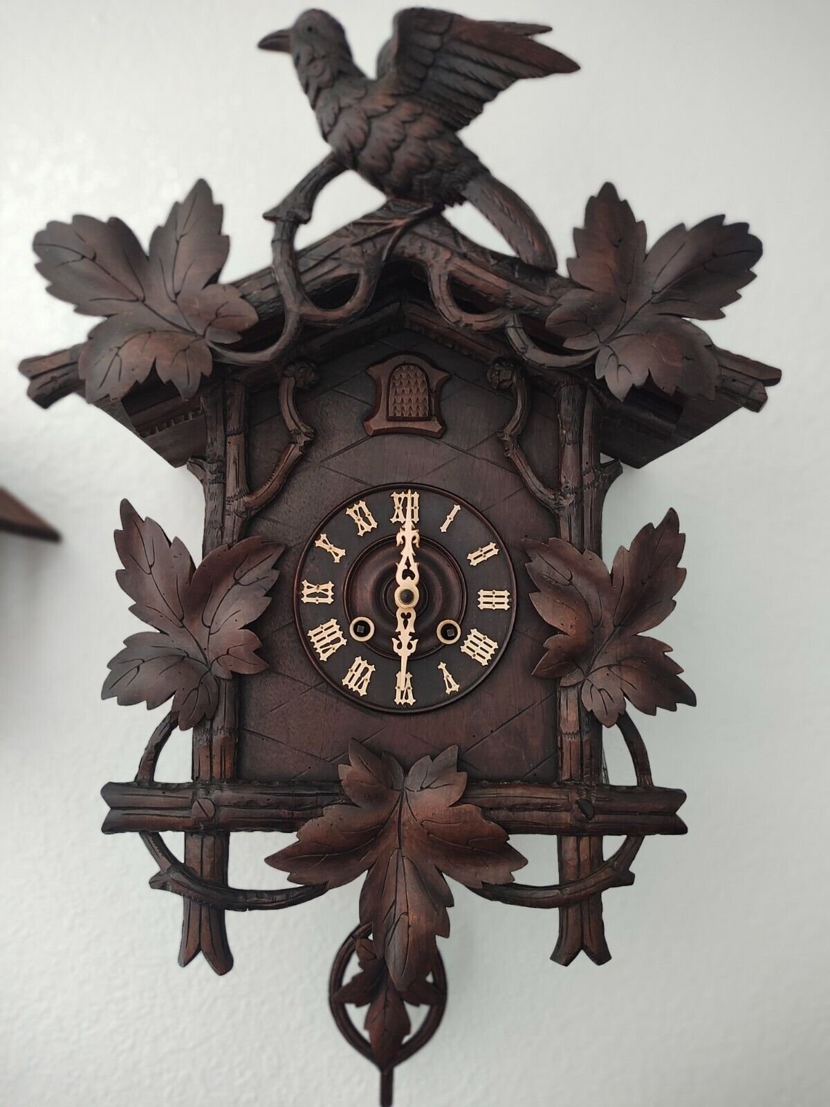 ANTIQUE GERMAN EXTRA LARGE BLACK FOREST 8 DAY BRASS FUZEE CUCKOO CLOCK