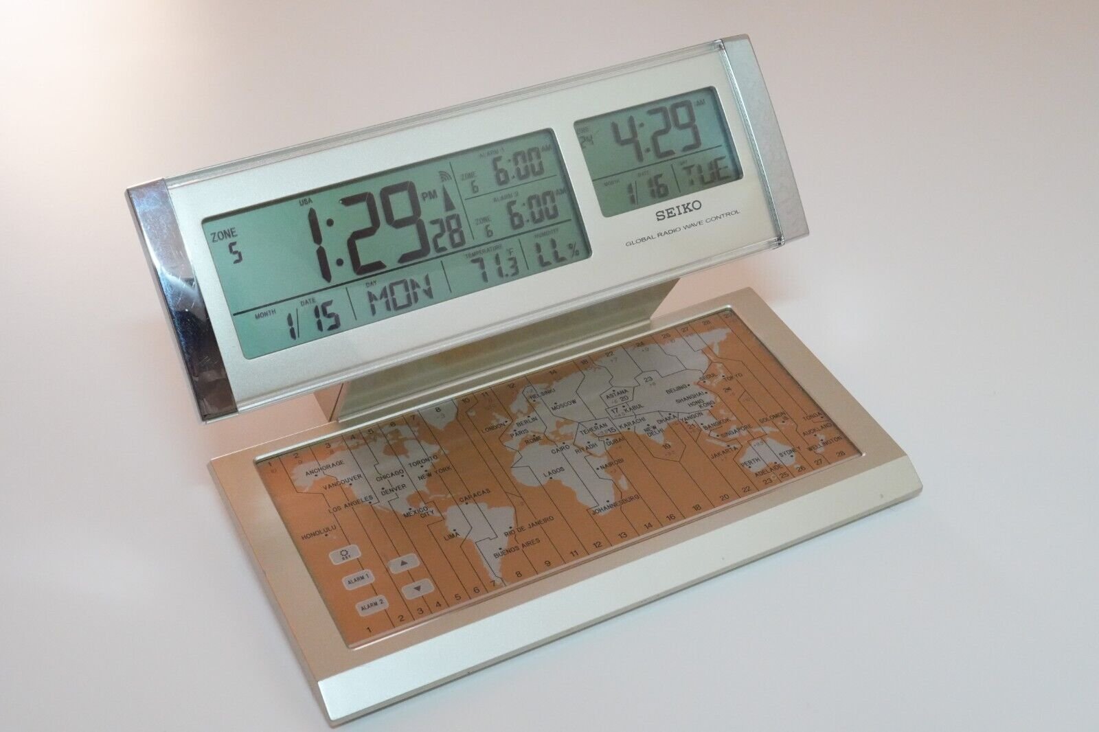 Atomic Accuracy Seiko Global Radio Wave Control Rare Vintage QHR019