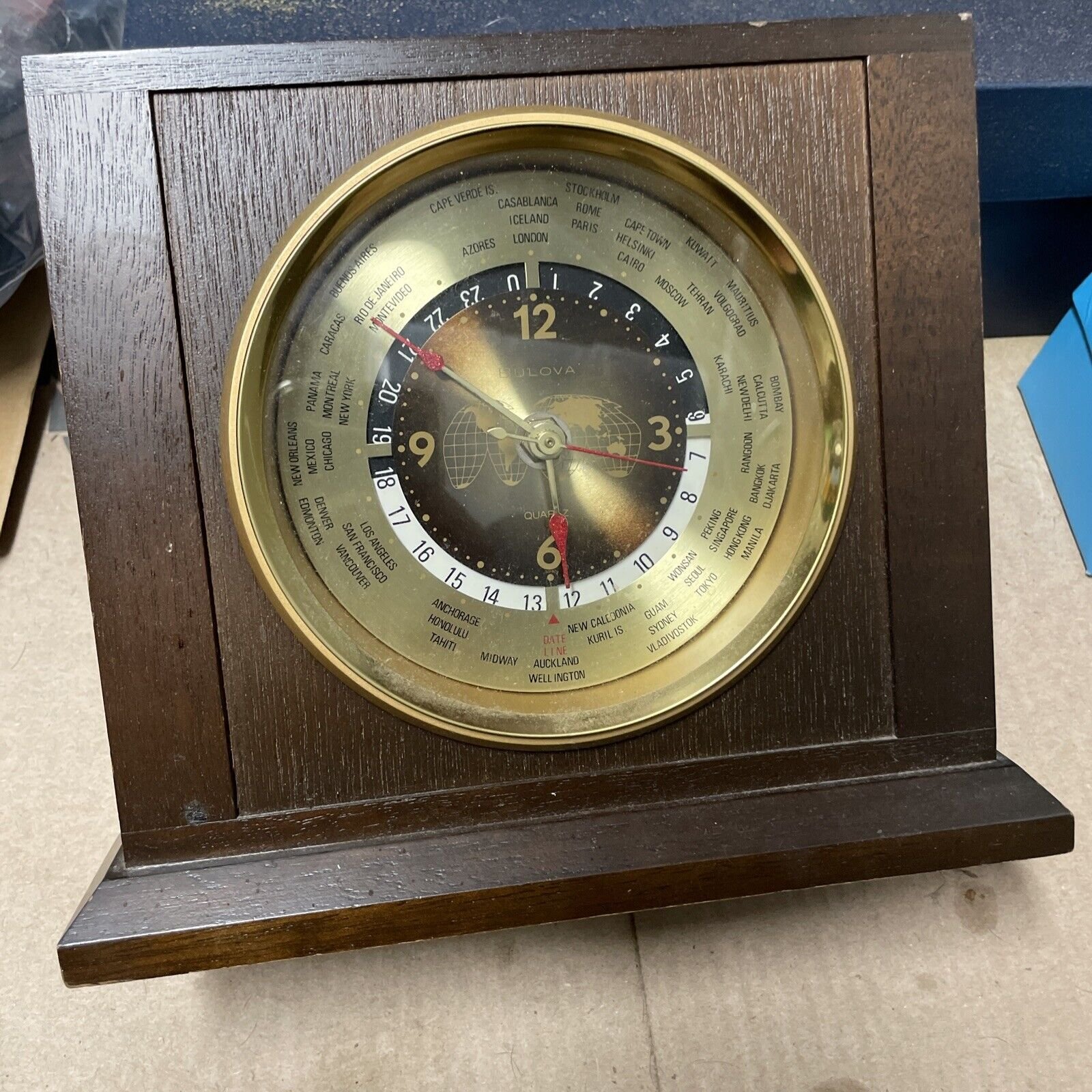 Bulova Quartz Executive World Time Desk Mantel Clock Wood Gold Color Accents