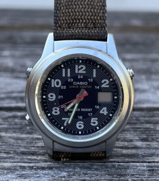 Casio Wave Ceptor Watch Men Silver Tone Black Dial 4756 WVQ-140A Atomic Timekeep