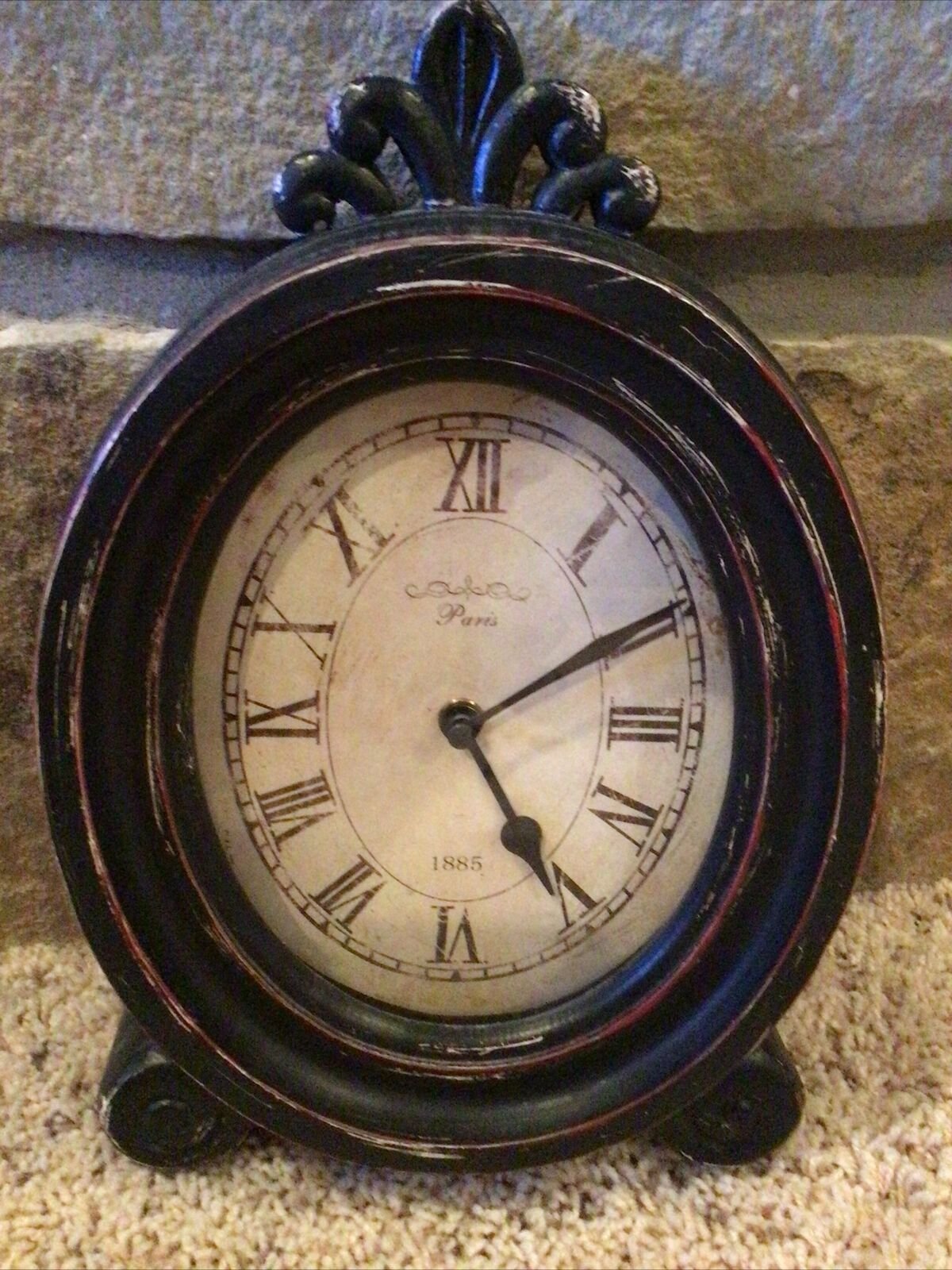 Creative Co-op Decorative Wood Shelf or Hang Clock Battery Operated Runs Great!