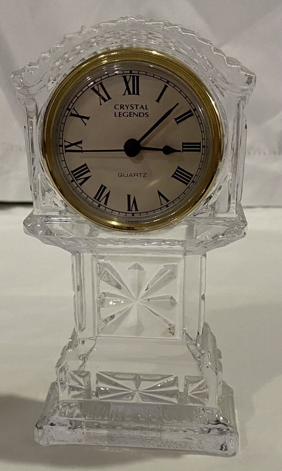 Crystal Legends.Godinger Quartz 24% Lead Crystal Grandfather Clock