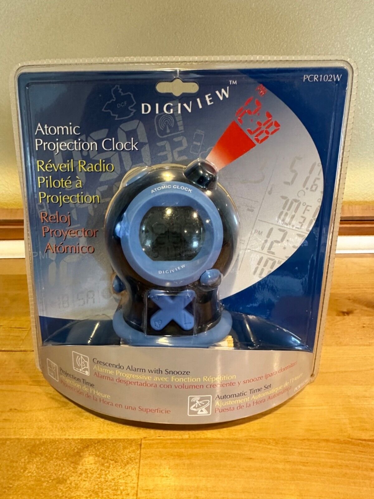Digiview Diver Helmet Shape Atomic Projection Clock PCR102W Alarm w/Snooze