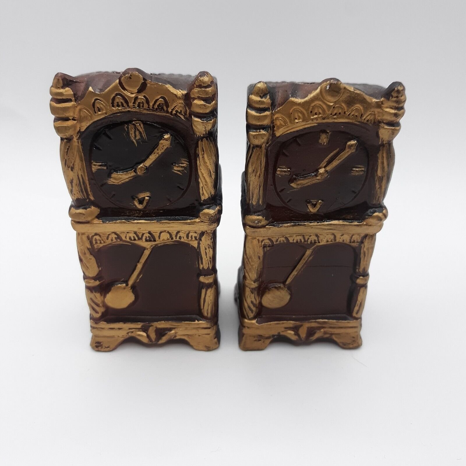 Novelty Salt and Pepper Shakers Artmark Grandfather Clocks