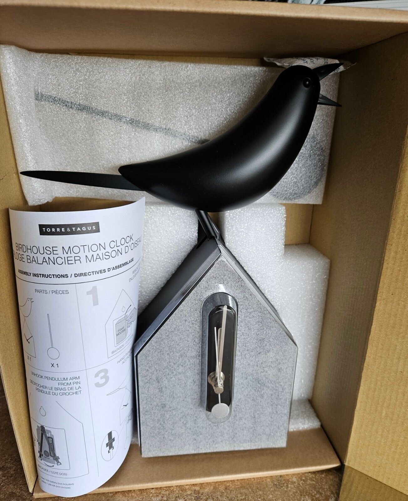 TORRE & TAGUS BIRDHOUSE MOTION CLOCK WITH REMOVABLE PENDULUM NIB