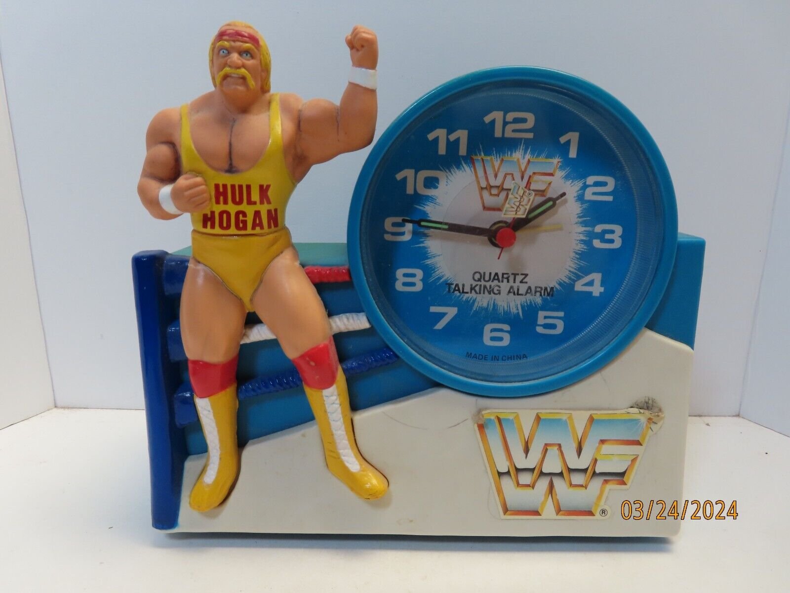 Vintage 1980's Hulk Hogan WWF Quartz Talking Alarm Clock - still works