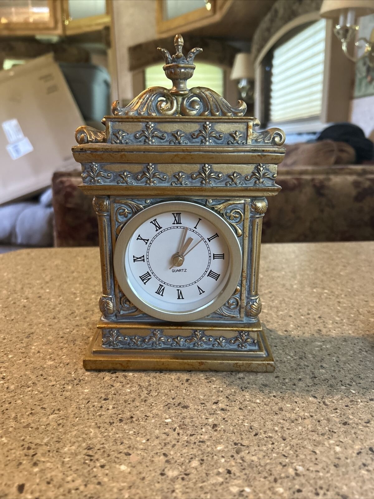 Vintage Quartz Clock Mantle/shelf/table