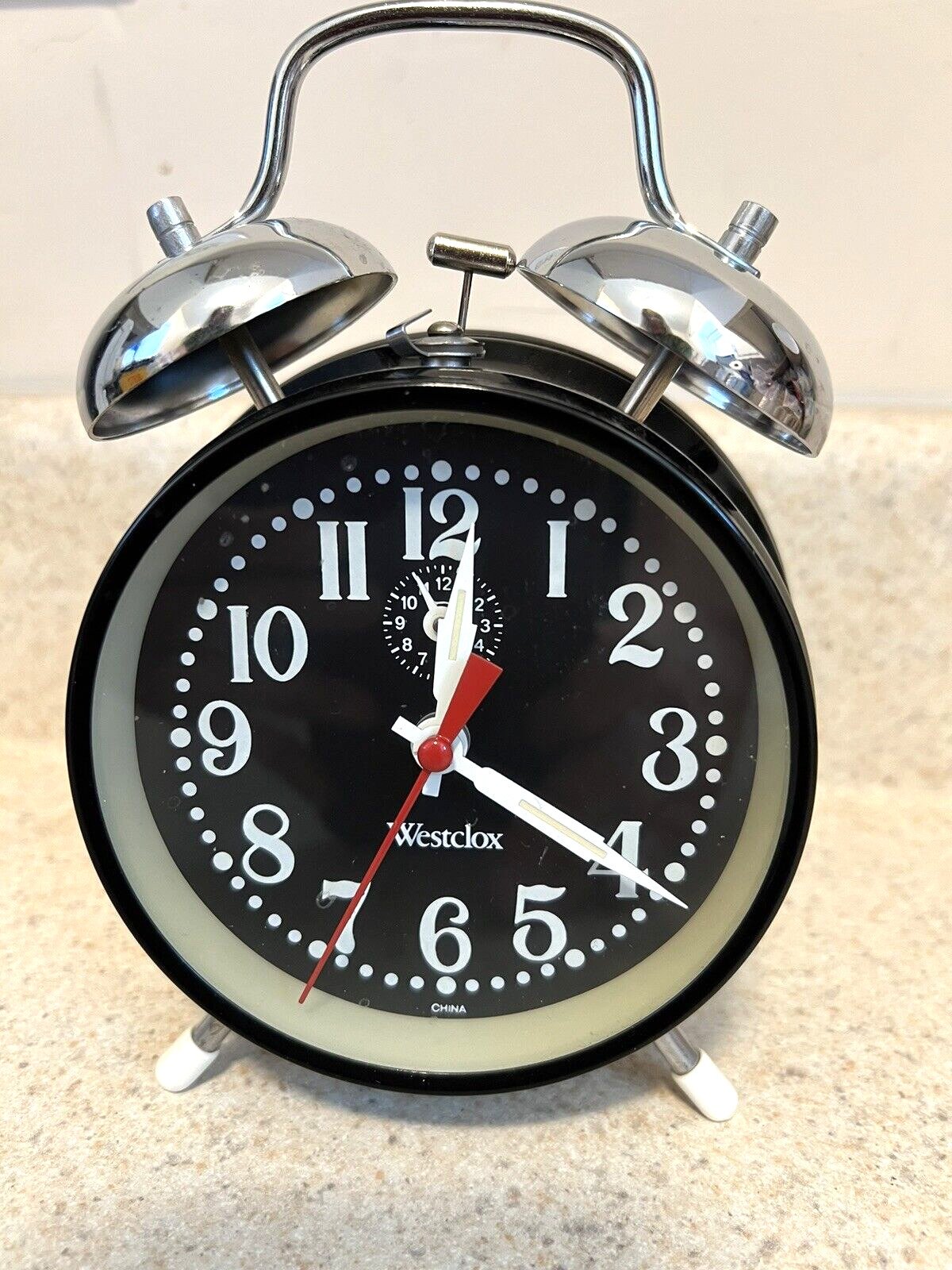 VINTAGE WESTCLOX DOUBLE TWIN BELL MECHANICAL GLOW IN THE DARK ALARM CLOCK