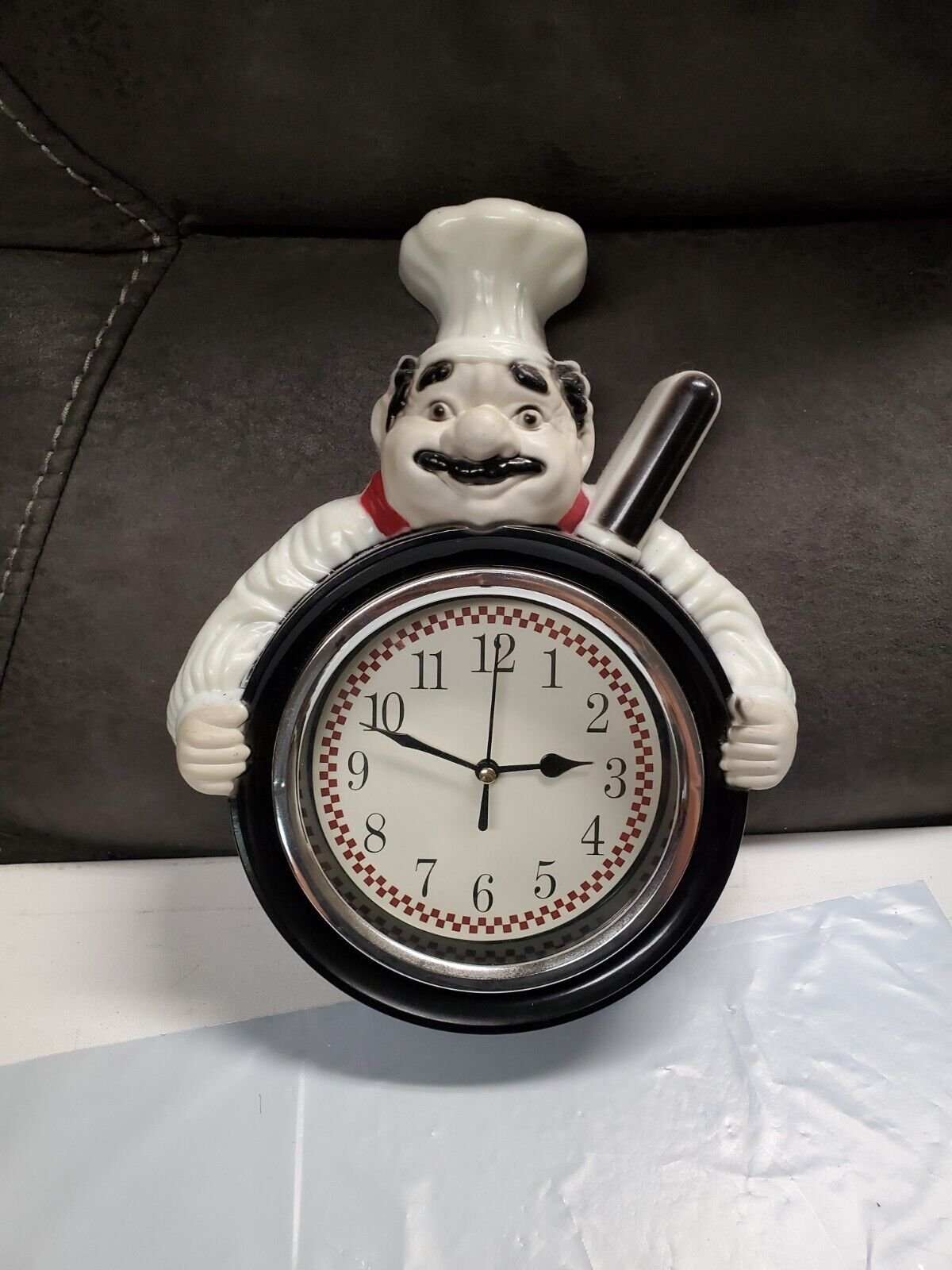 Wall Clock - Kitchen - Plastic - Fat Chef with Frying Plan - Black and White