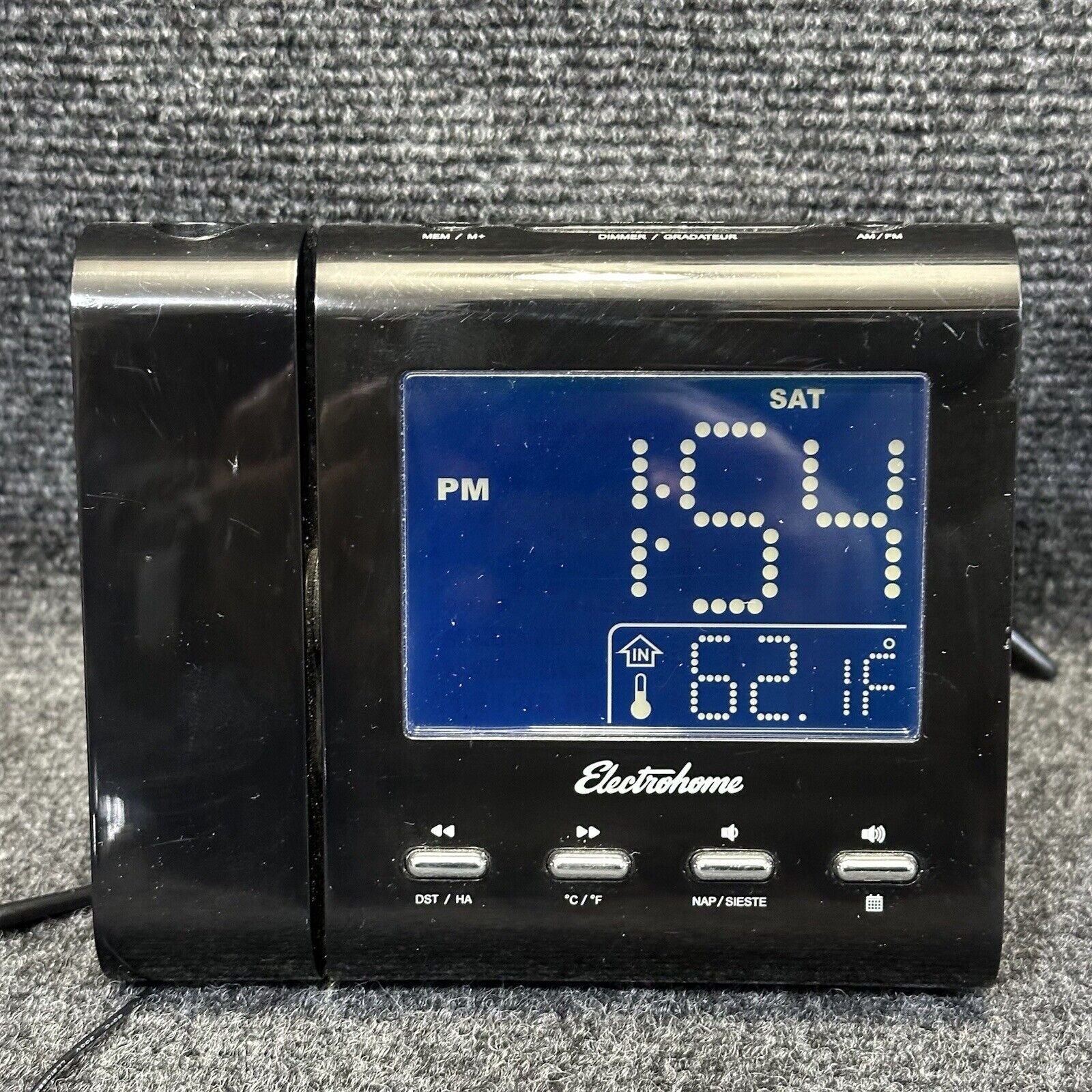 Electrohome EAAC601 Projection AM/FM Dual Alarm Clock Radio Tested Working