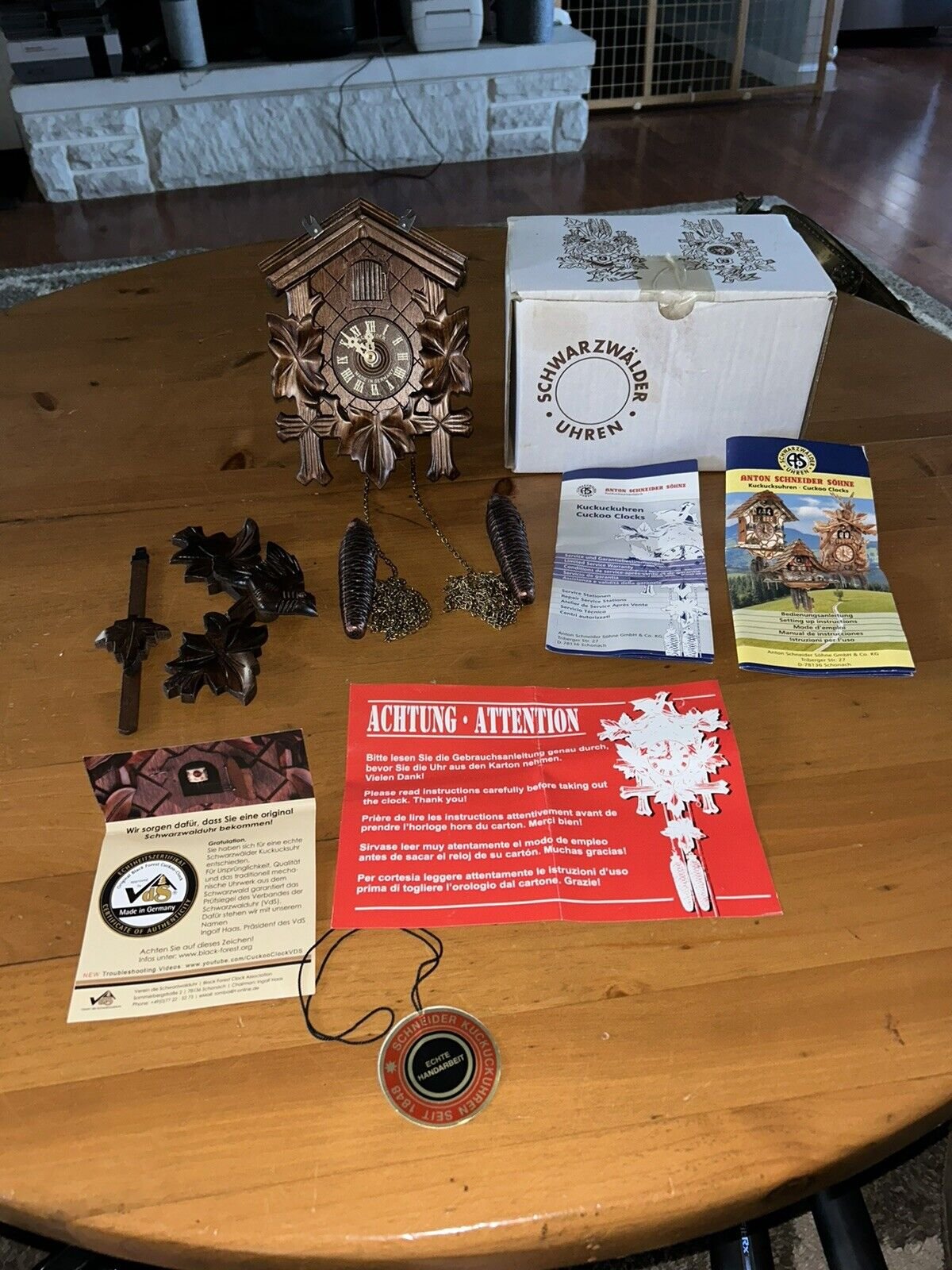 ANTON SCHNEIDER Cuckoo Clock 5 Leaves, Bird SC 70/9 HZ NEW-GERMANY BLACK FOREST!