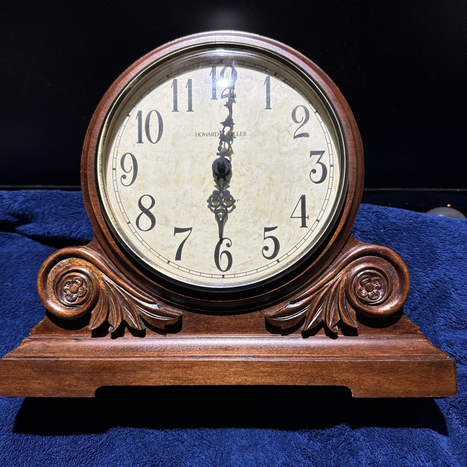 Howard Miller Desiree Chiming Quartz Mantel Clock Desk Table Clock Carved Wood