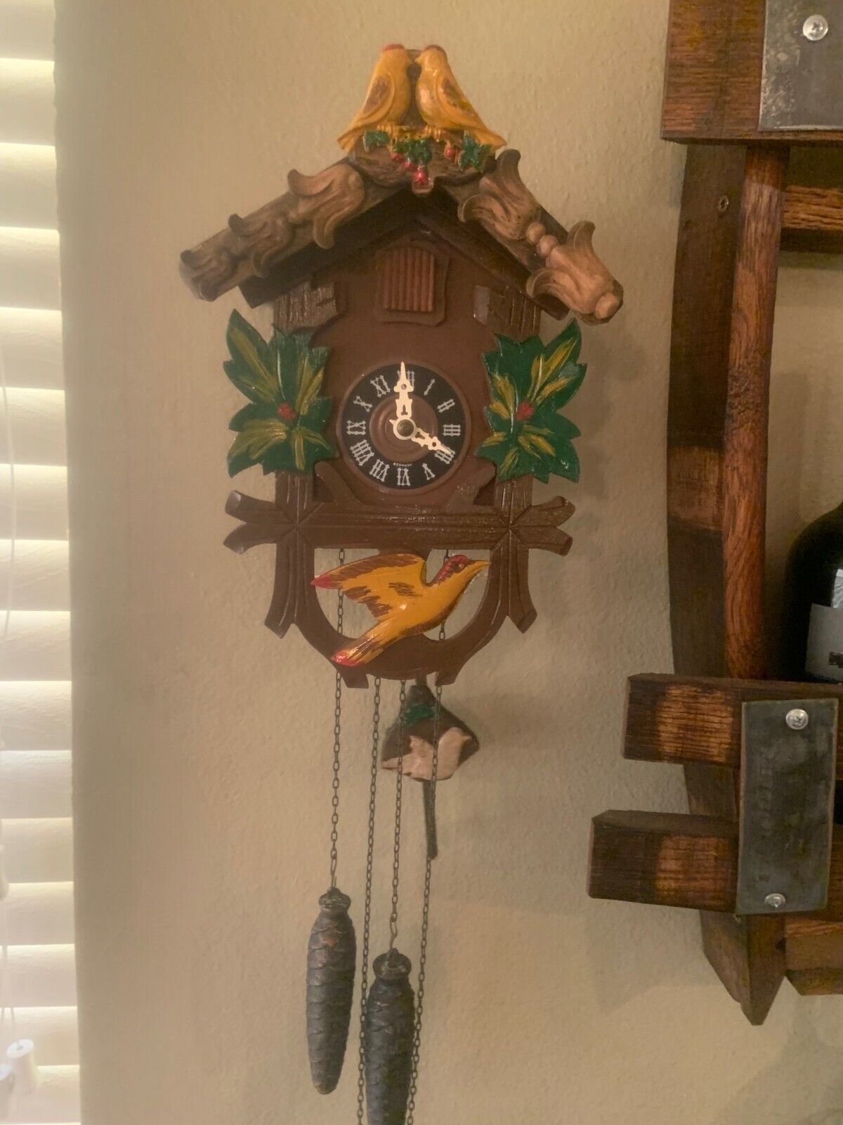 VINTAGE CUCKOO CLOCK SINGING SONG BIRDS WORKING.