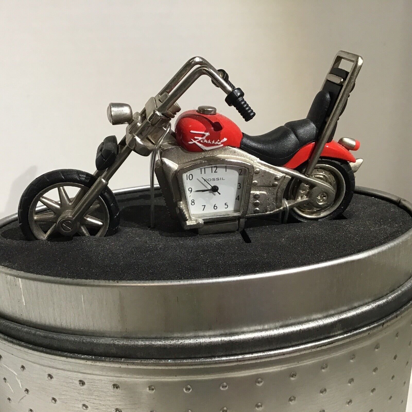 VTG RED FOSSIL MINIATURE LIMITED EDITION Chopper MOTORCYCLE DESK/DISPLAY CLOCK