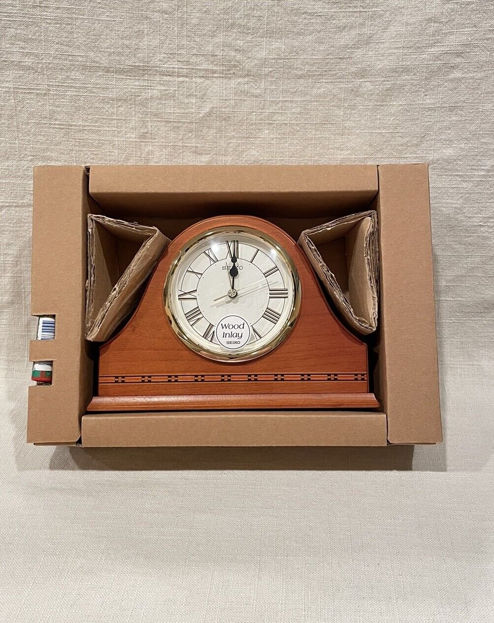 1994 Seiko Quartz Wooden Inlay Mantel Desk Table Clock Red Wood 5in Tall