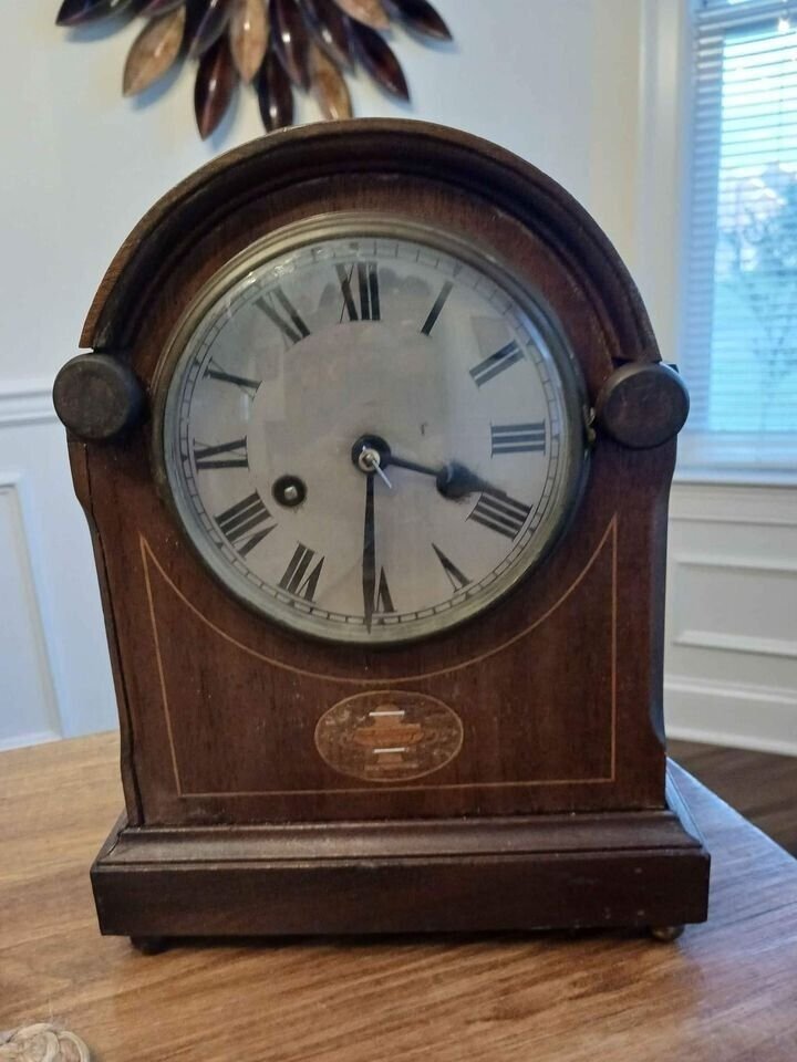 Antique 8 day mantle clock with inlay