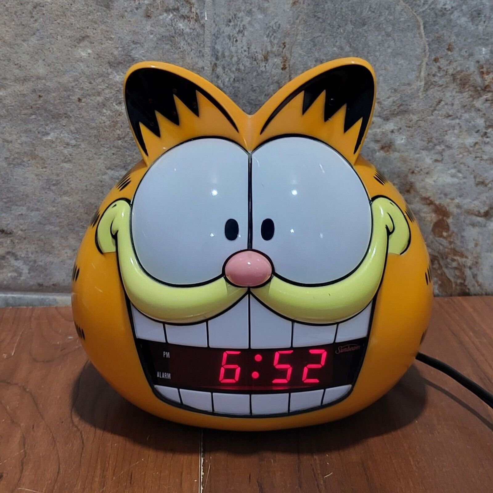 Garfield Sunbeam Digital Clock Smiling Head Table Desk Clock Timer