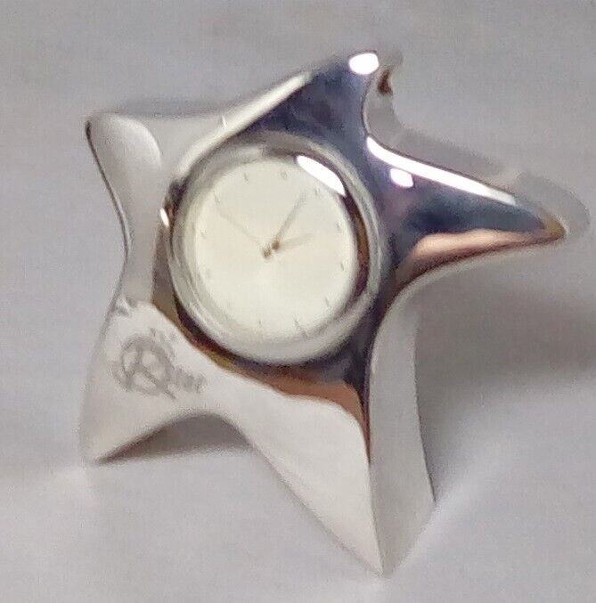 Pinemax Rstar Desk Clock in Star Shape