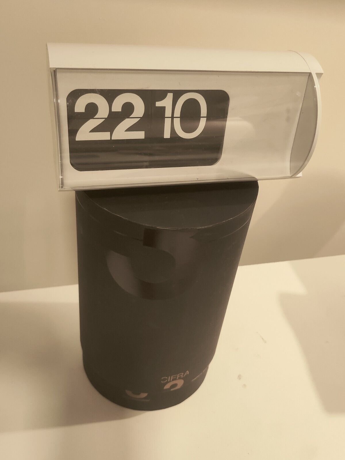 SOLARI C & UDINE CIFRA 3 TABLE CLOCK 1990s BATTERY QUARTZ POWERED