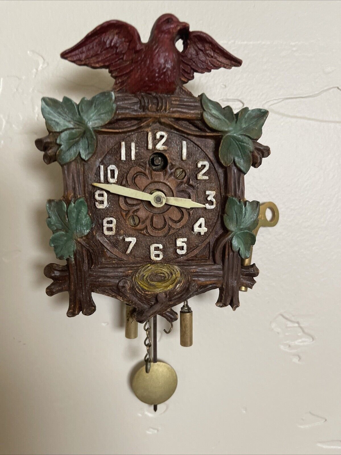 VINTAGE LUX WATERBURY CT MINIATURE WIND UP CUCKOO CLOCK WITH KEY