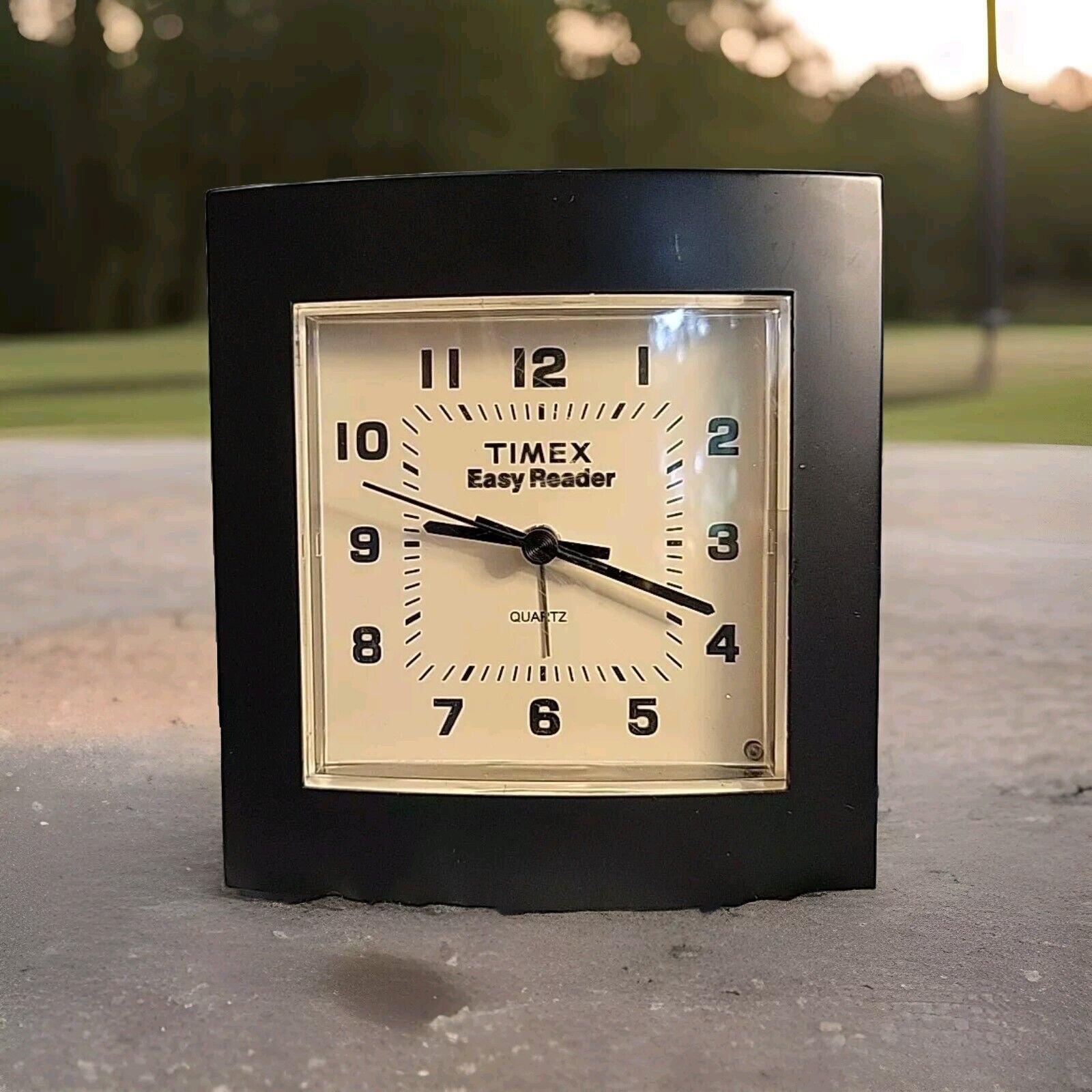 Vintage Timex Easy Reader Bedside Quartz Battery Powered Alarm Clock Runs Great