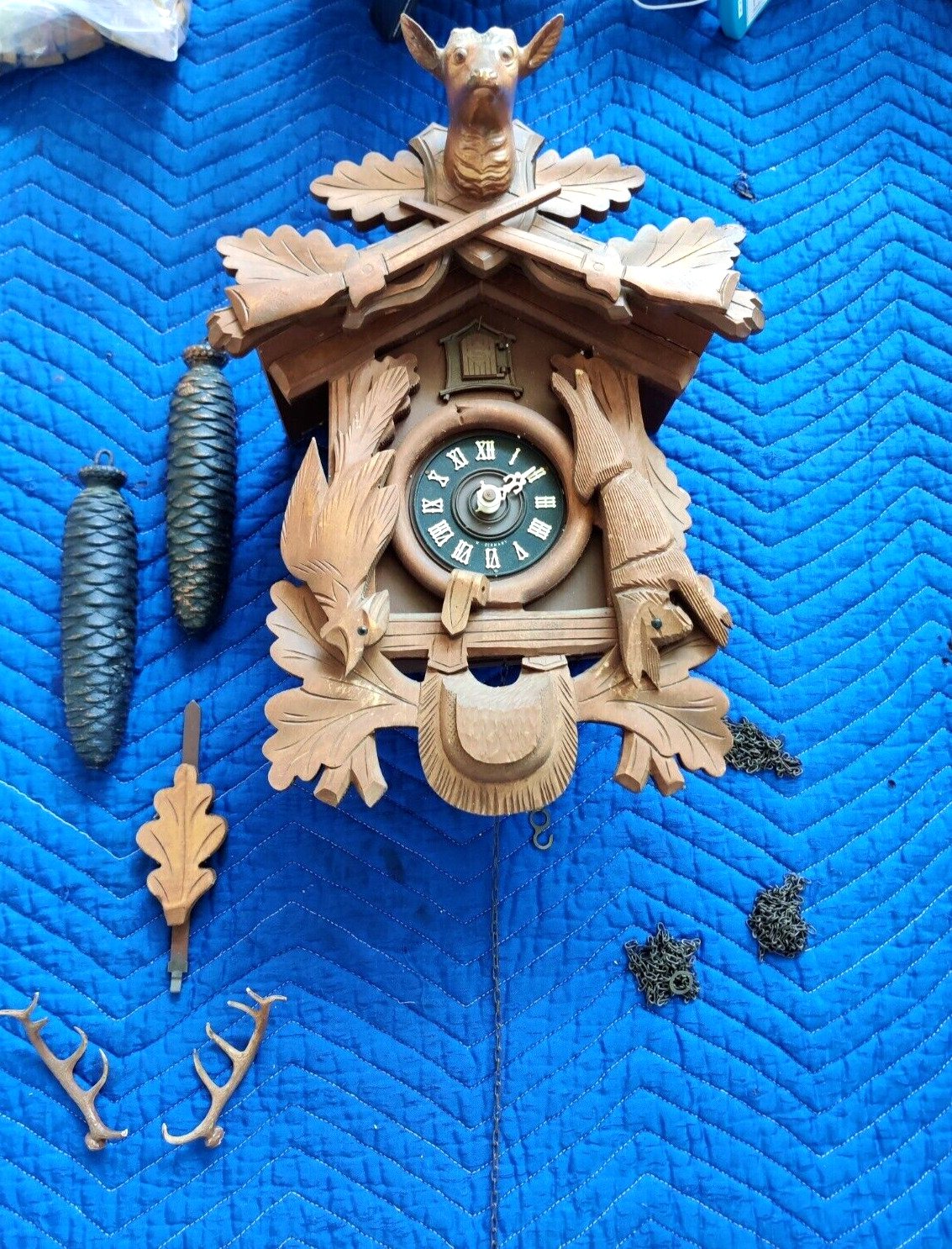 West German Cuckoo Clock Hunter Deer Rabbit Rifles Bird 8 Day Clock