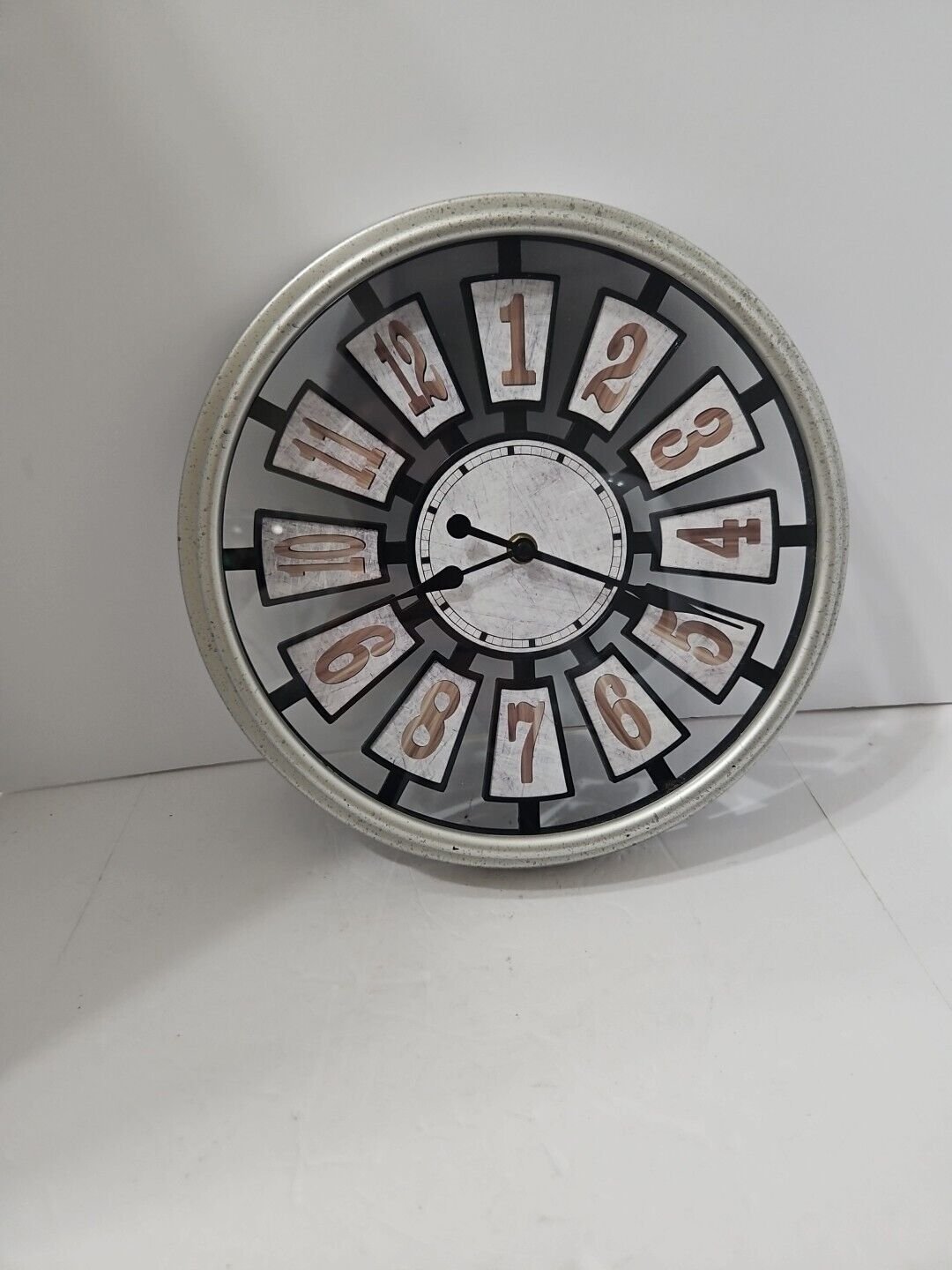 12" wall clock