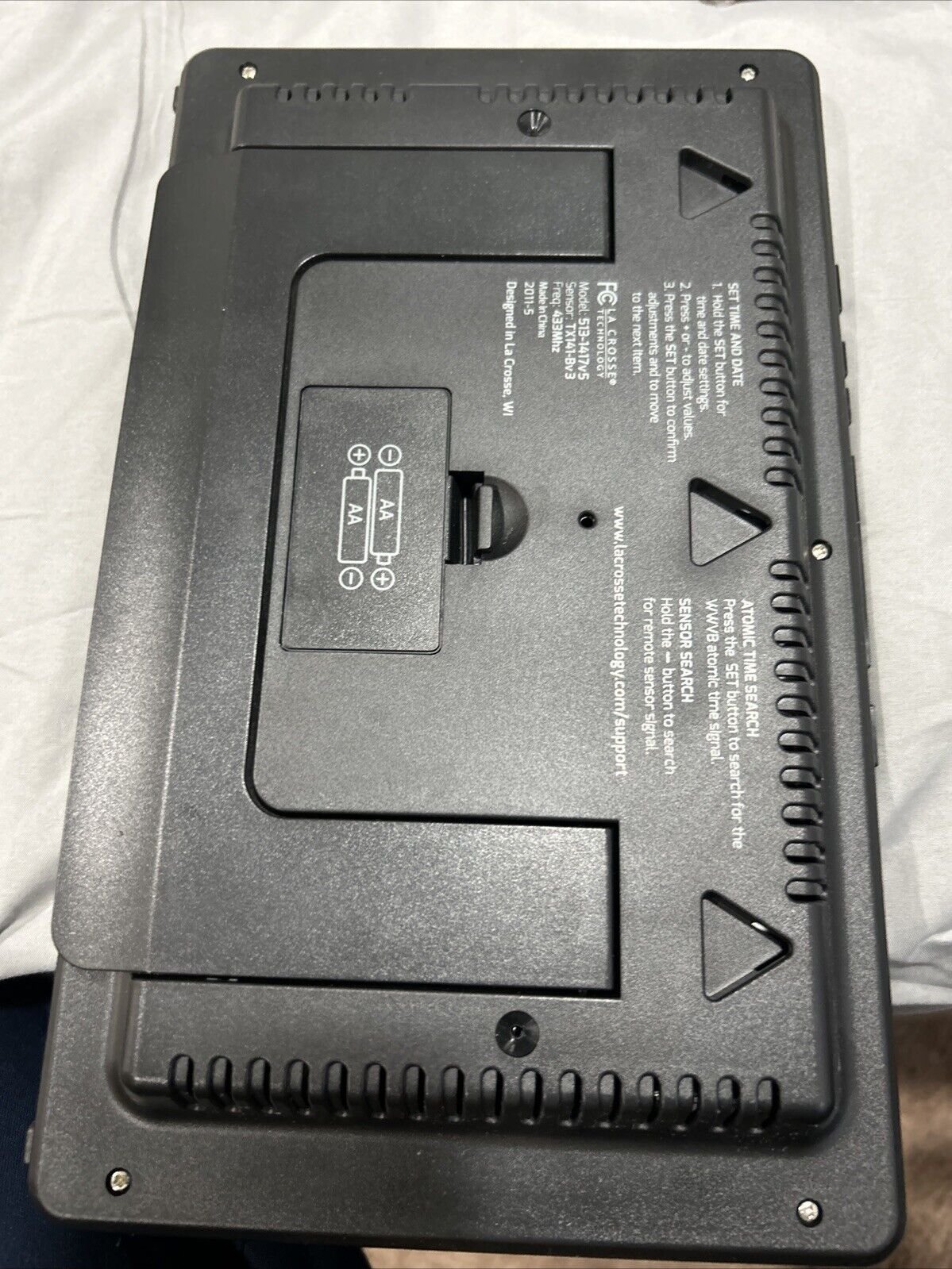 513-1417CH La Crosse Technology Atomic Digital Wall Clock TX141-BV2 -no Weather