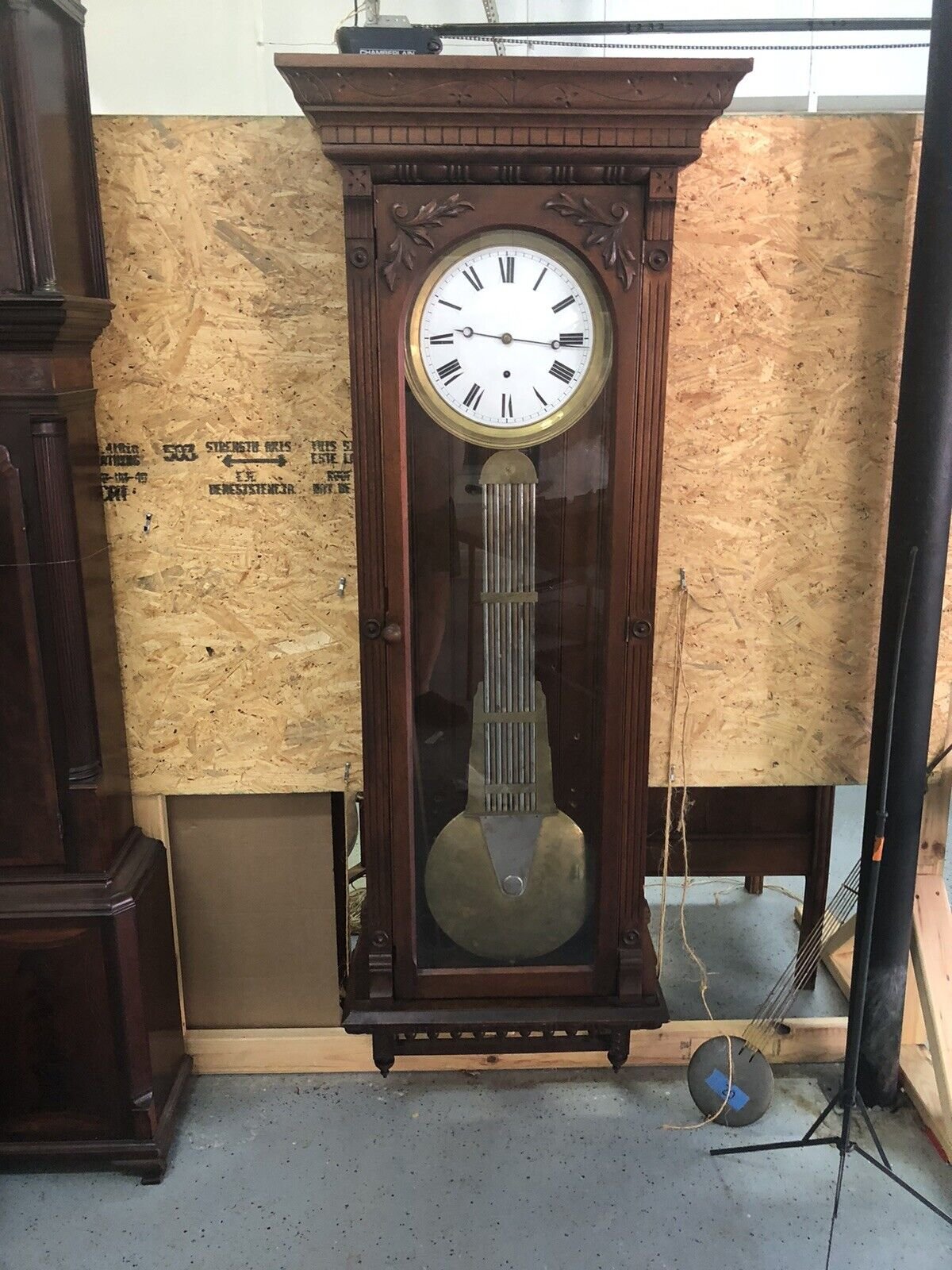 ANTIQUE WALL CLOCK