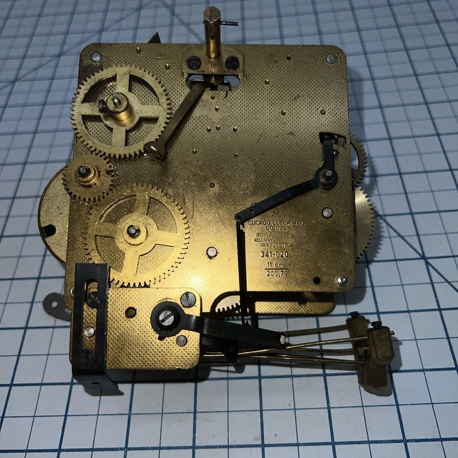 Cuckoo Clock MFG Co 341-020 74 Movement Mantel Desk Cuckoo Vintage Antique Used