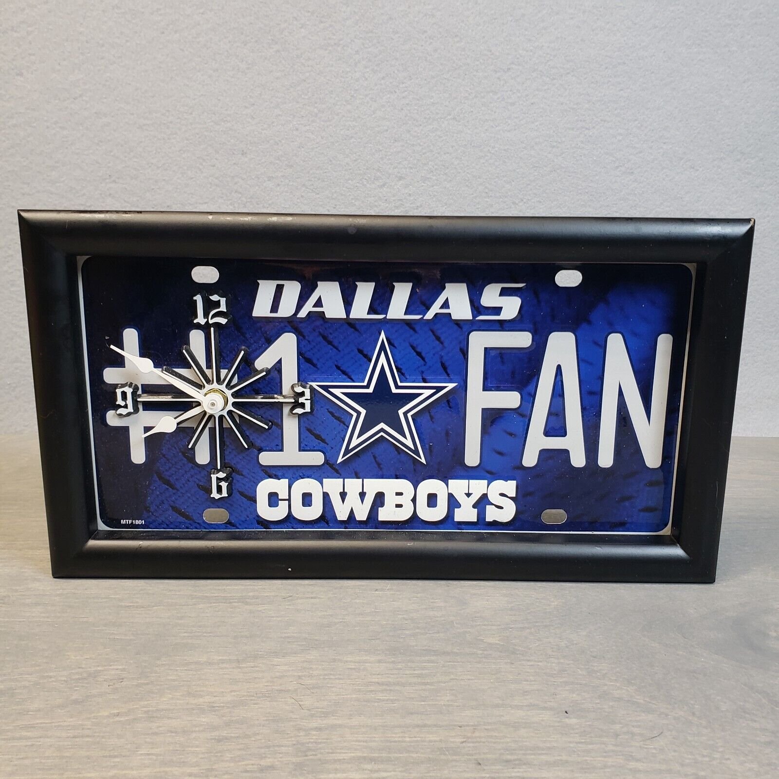 Dallas Cowboys # 1 Fan License Plate Framed Wall Clock Quartz Rico 13 x 7 NFL