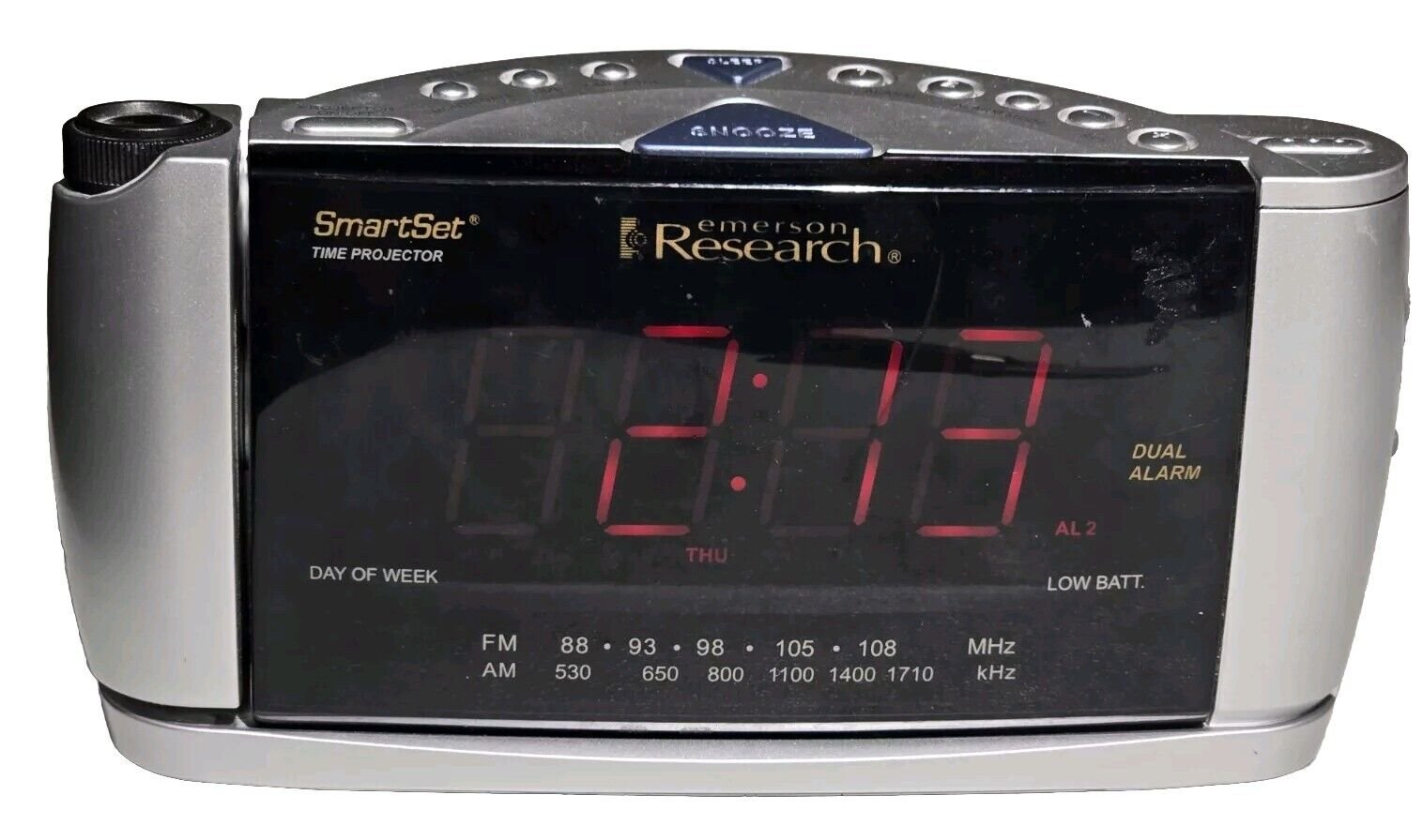 Emerson CKS3528 SmartSet Projection Clock Radio With Dual Alarms Tested & Clean