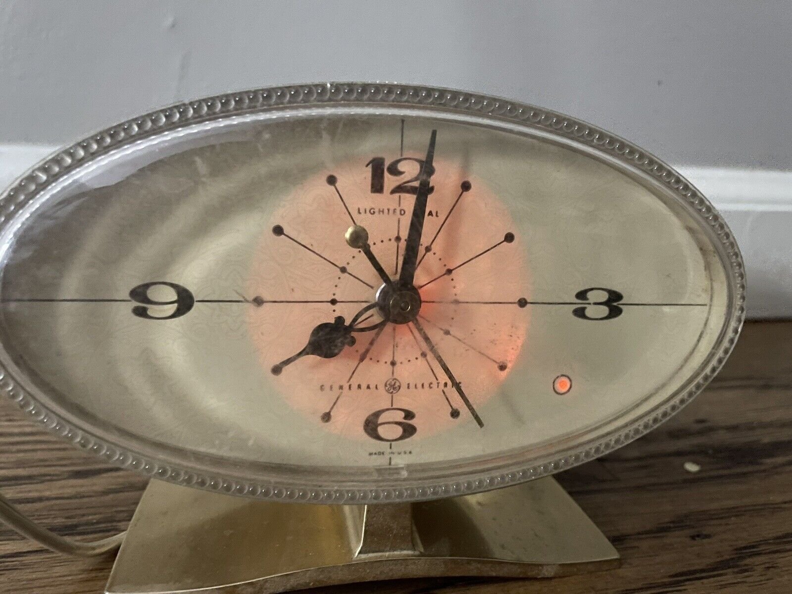 GE General Electric Model 7381K Oval Pedestal Desk Clock Atomic MCM Working