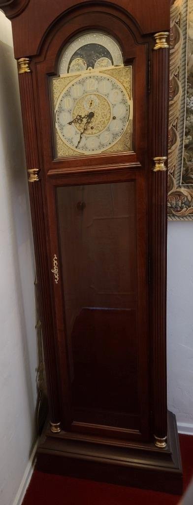 Gorgeous Vintage Howard Miller Long Case Grandfather Clock – VGC - INCREDIBLE