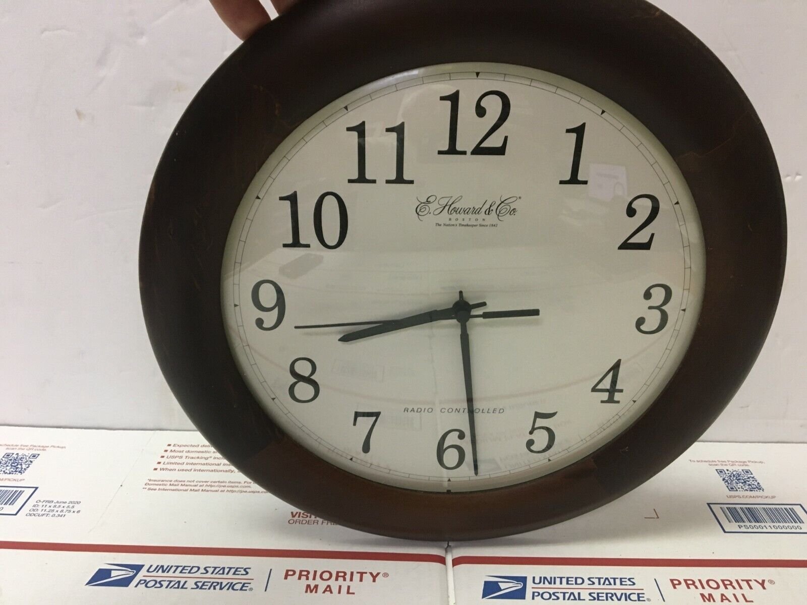 Howard Modern 12" Wall Clock Atomic & Radio Controlled Movement WWVB