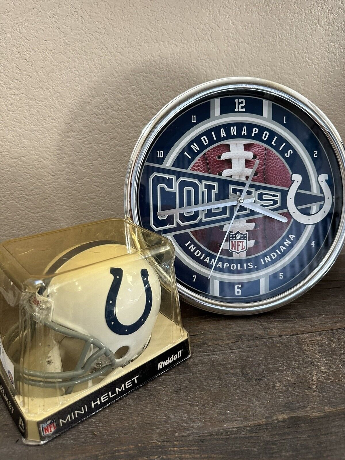 Indianapolis Colts Chrome Plated Retro Helmet Wall Desk Clock And Small Helmet