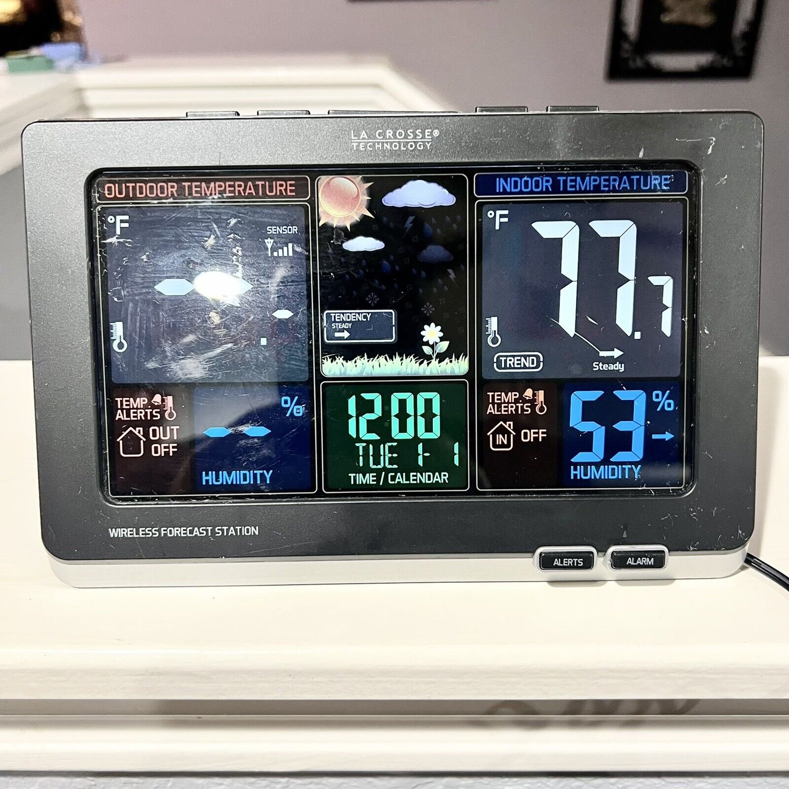 LA CROSSE Technology Wireless Forecast Station Clock Alarm Calendar s84193 WORKS