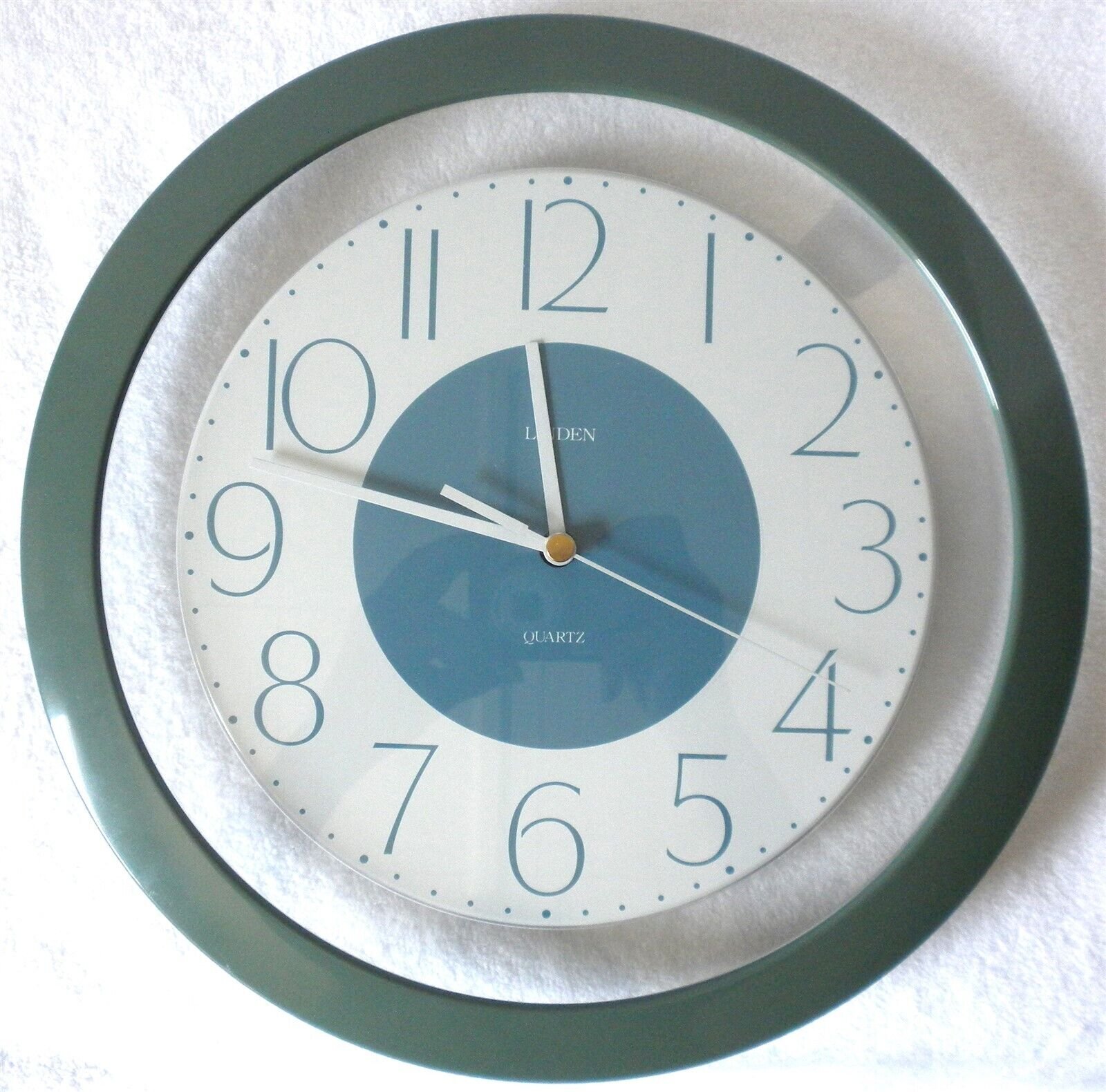 LINDEN 11" ROUND GREEN & CLEAR QUARTZ WALL CLOCK SECOND HAND JAPAN * WORKS WELL*