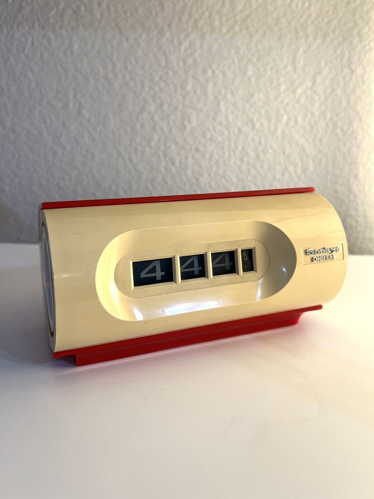 MOD Vintage Sankyo Red Digital Flip Clock Model 451 C Space Age Japan retro MCM
