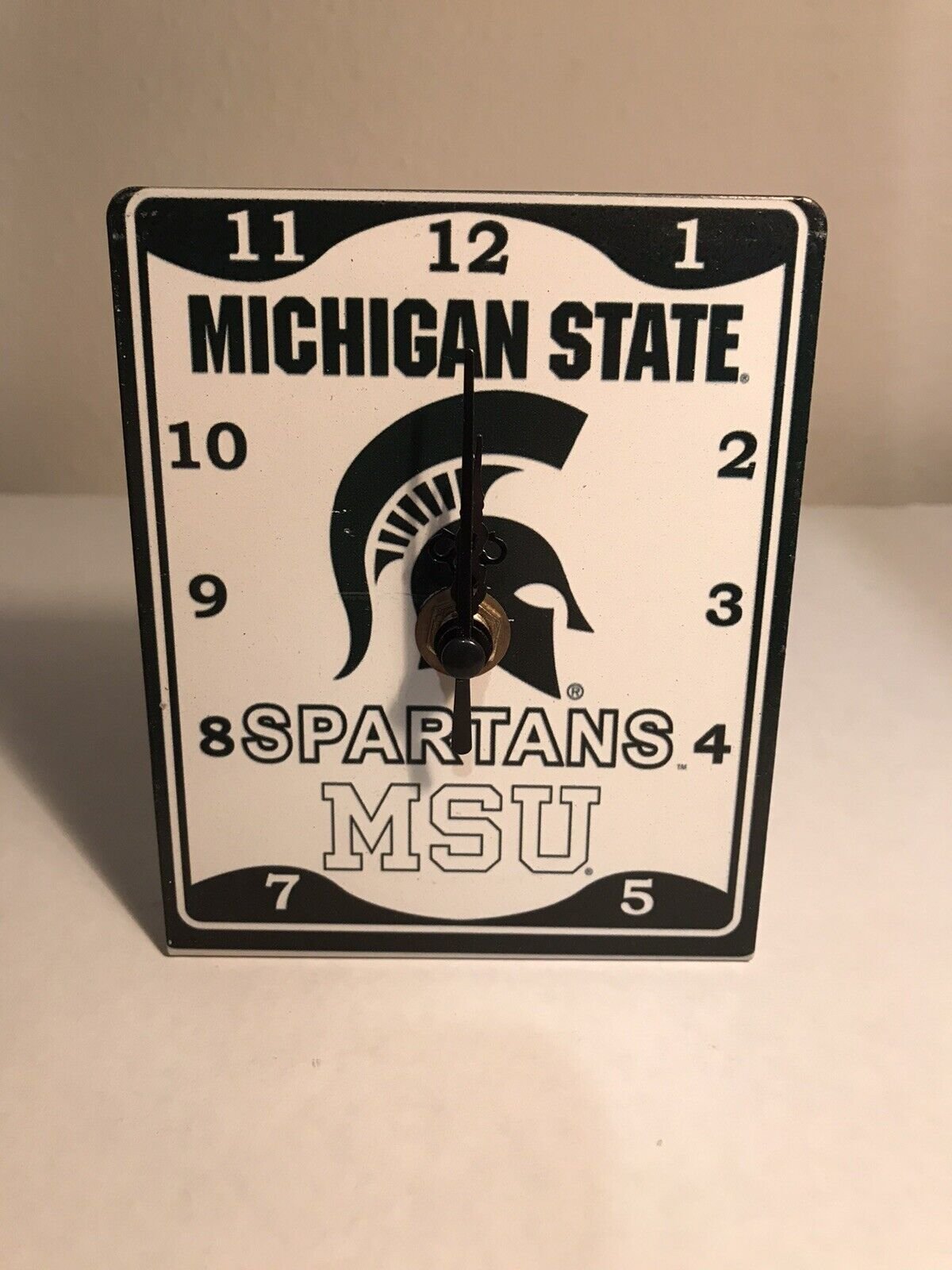 MSU MICHIGAN STATE SPARTANS Hanna's Handiworks Desk/Mantel Collegiate Clock